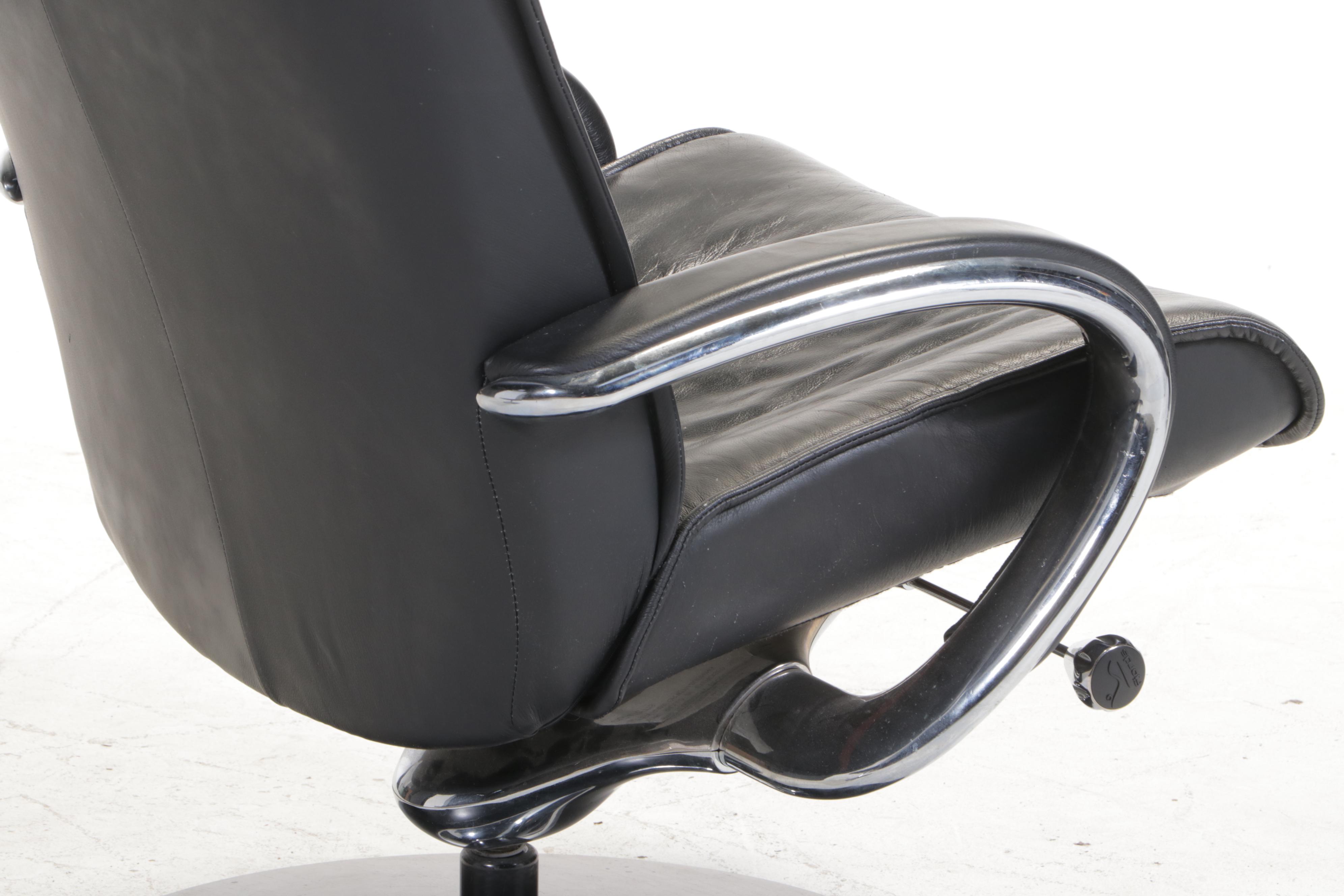 Hjellegjerde Møbler Fjords Ona Black Leather and Chrome Lounge Chair and Ottoman