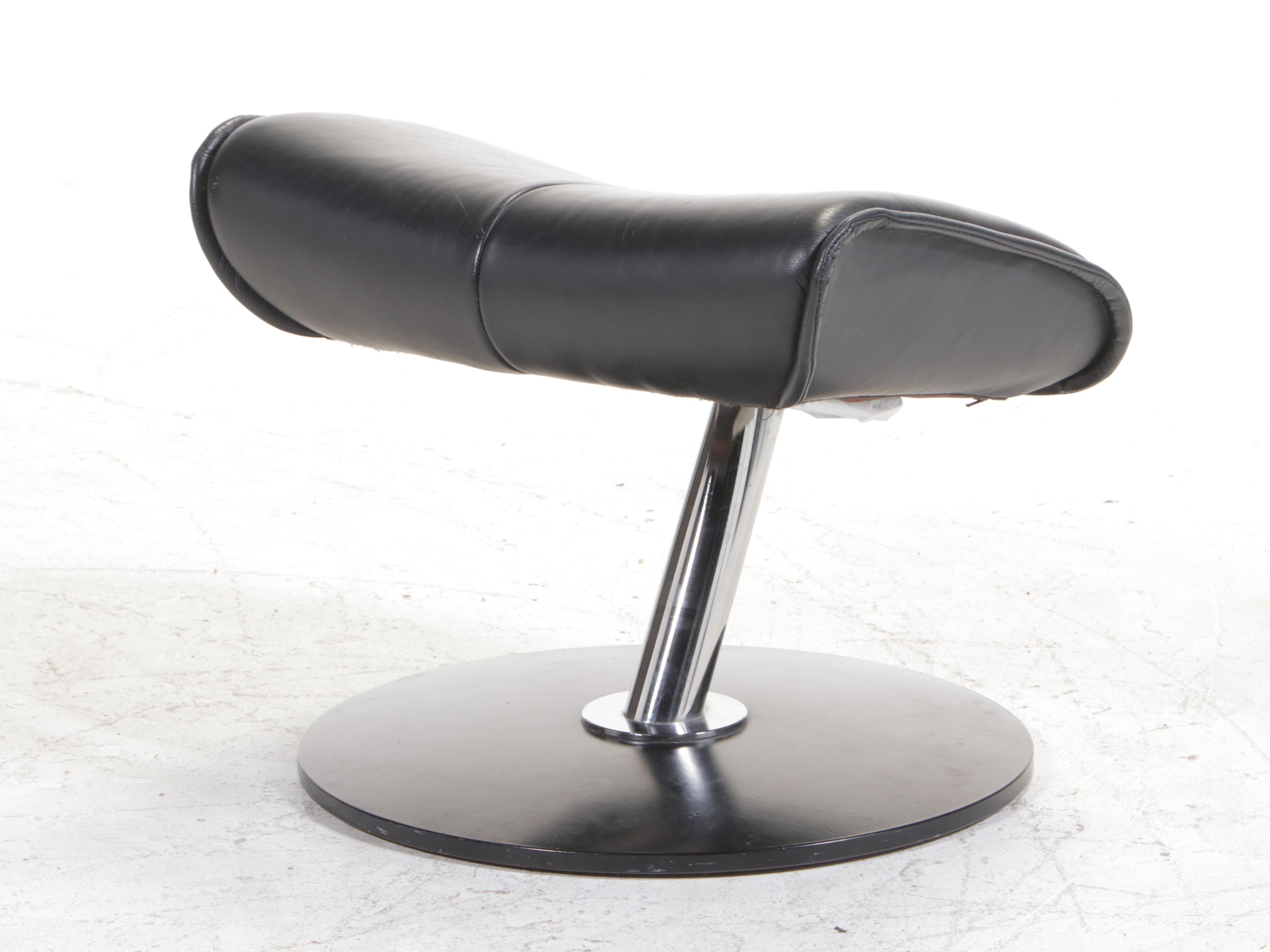Hjellegjerde Møbler Fjords Ona Black Leather and Chrome Lounge Chair and Ottoman