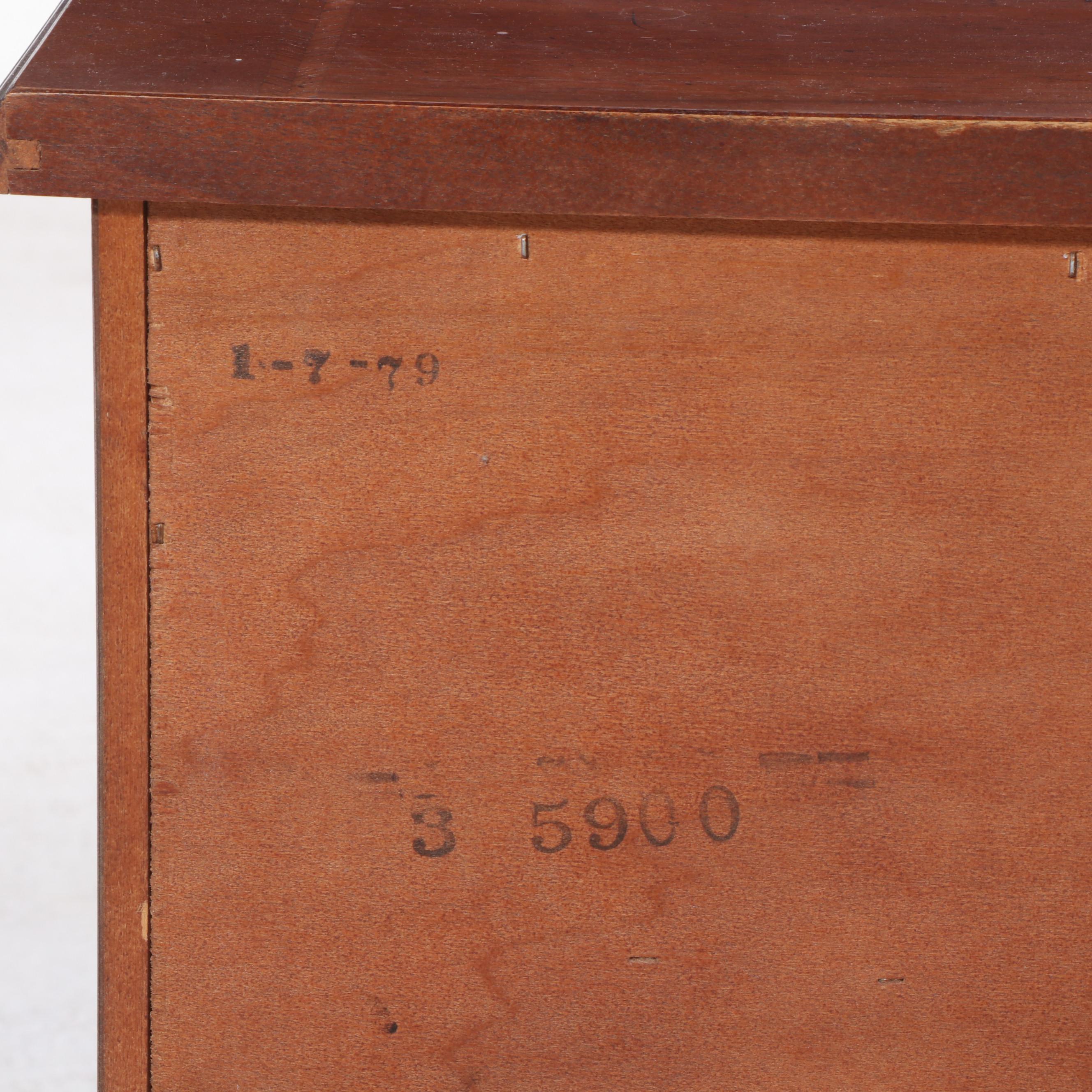 Henredon "18th Century Portfolio" Walnut and Crossbanded Eight-Drawer Chest