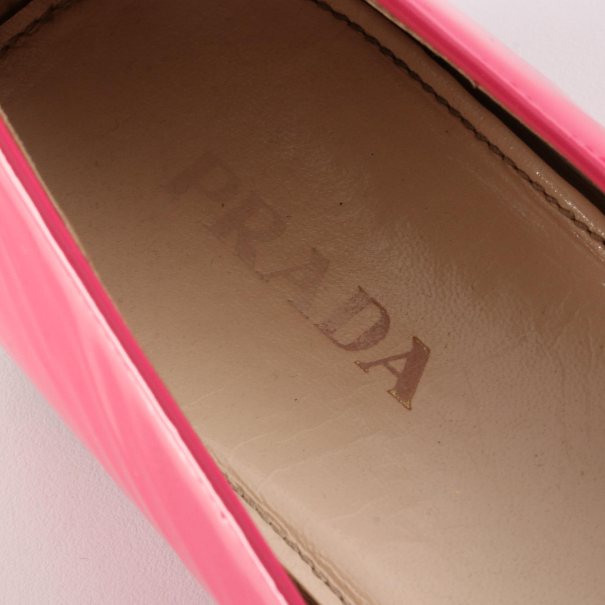 Prada Flats in Pink Patent Leather with Bow