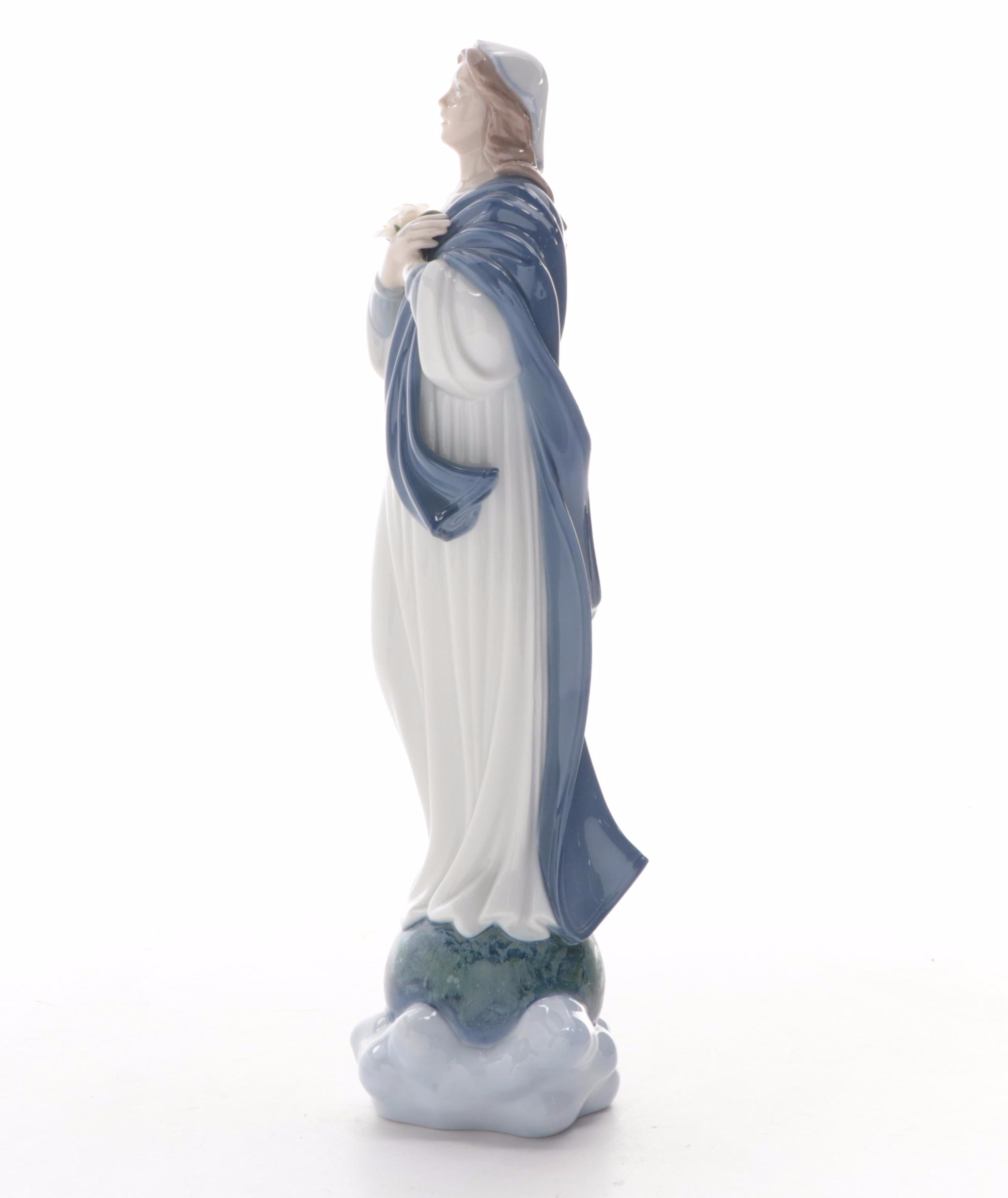 Lladró "Blessed Virgin Mary" Porcelain Figurine Designed by Francisco Cuesta