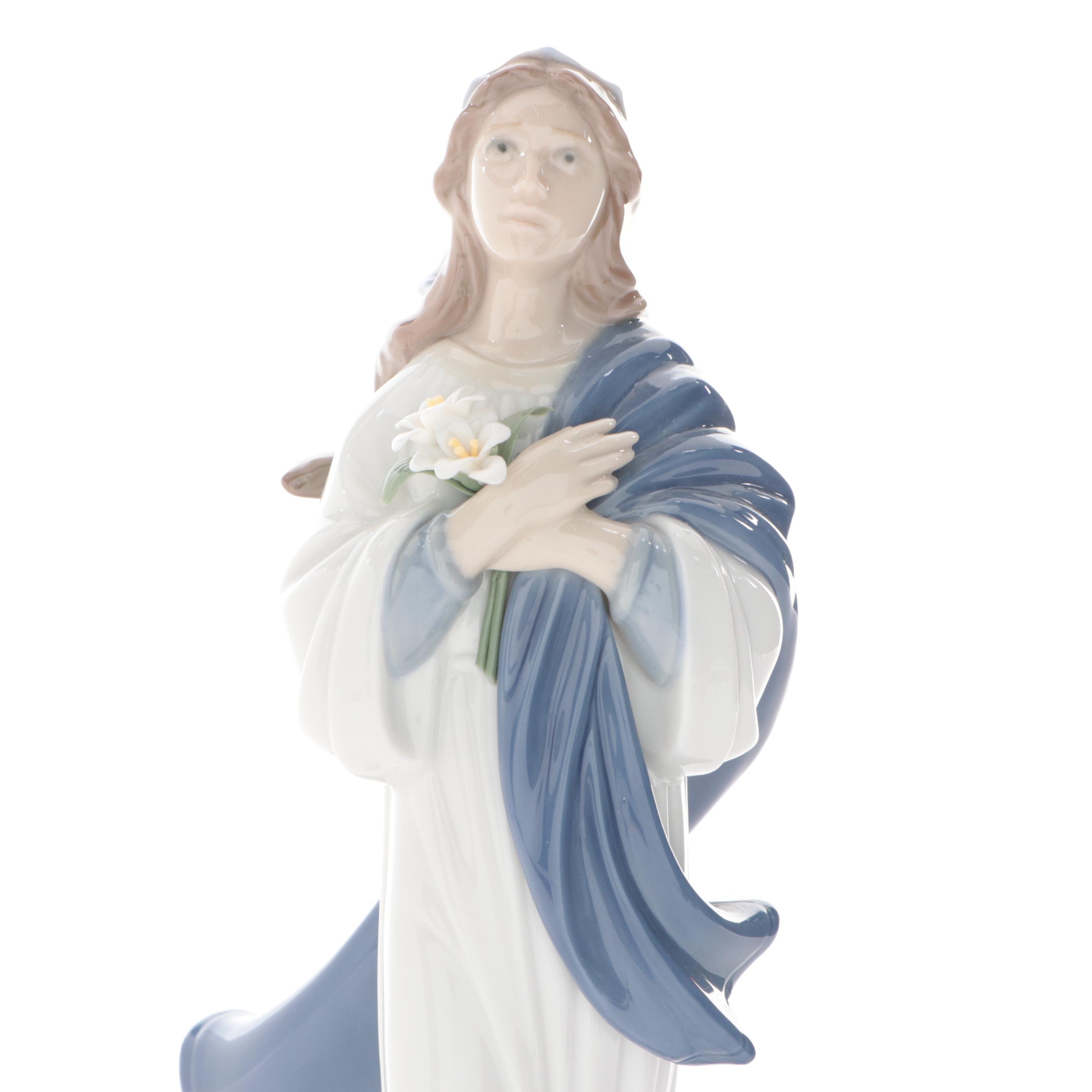 Lladró "Blessed Virgin Mary" Porcelain Figurine Designed by Francisco Cuesta