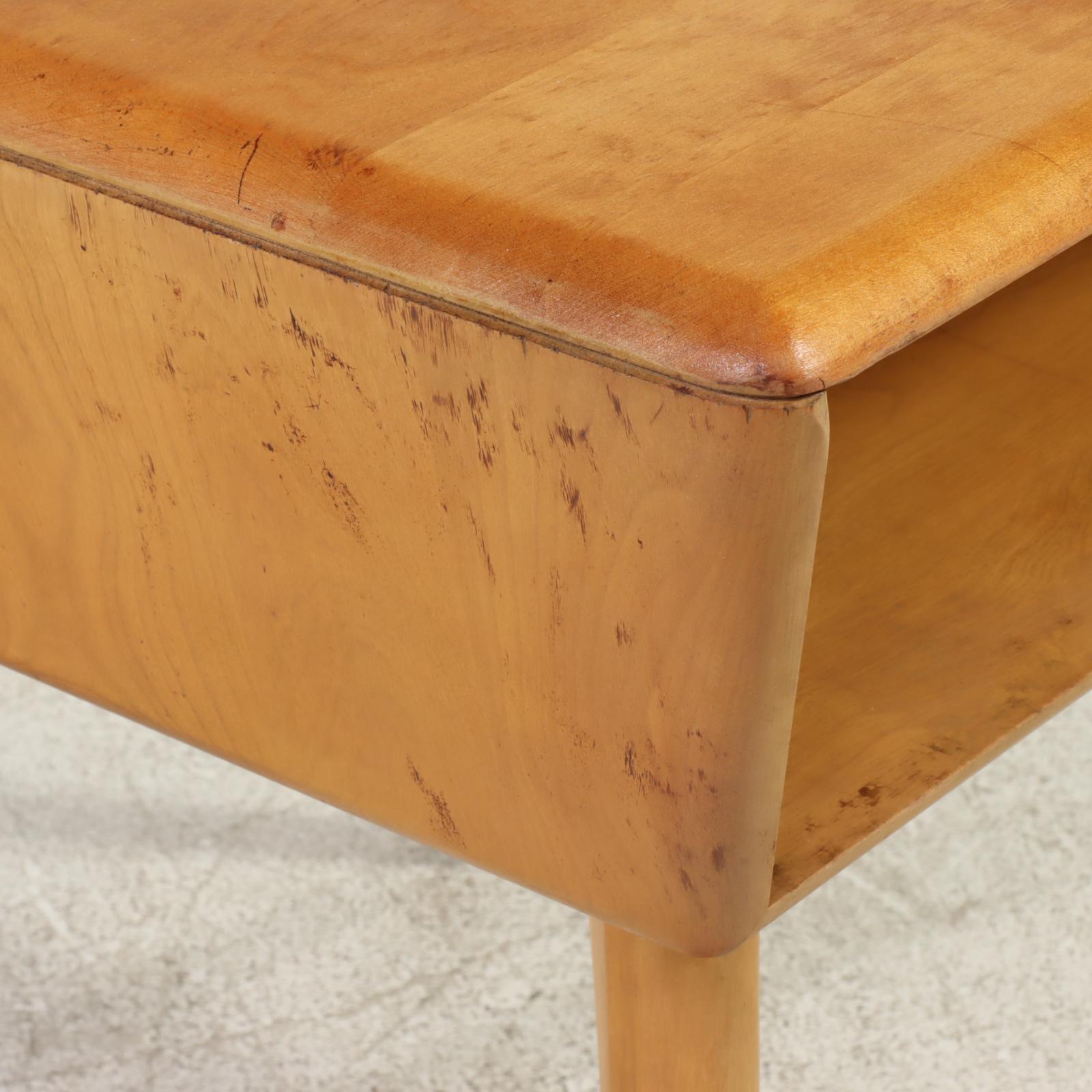 Heywood-Wakefield Mid Century Modern Two-Tier Side Table