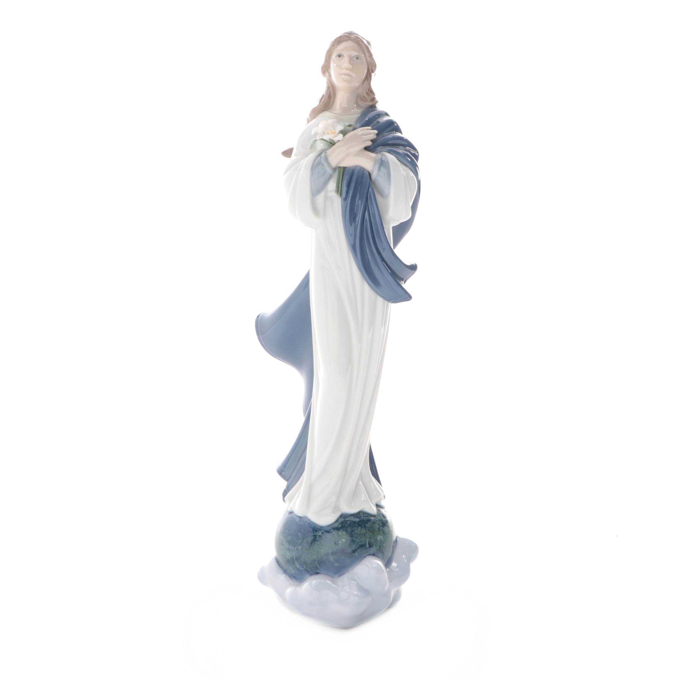 Lladró "Blessed Virgin Mary" Porcelain Figurine Designed by Francisco Cuesta