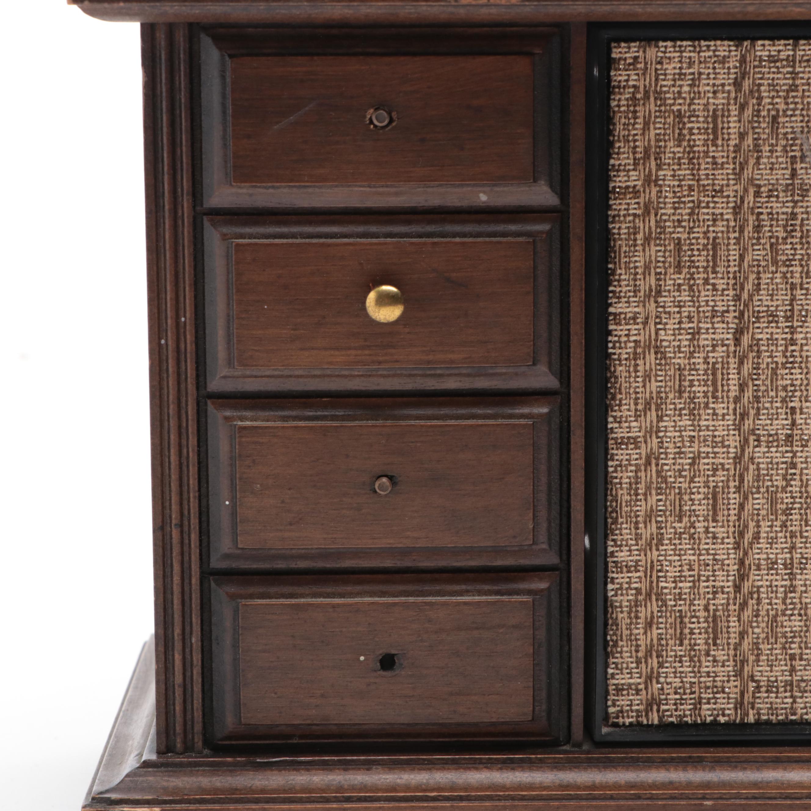 Philco Model L929-124 AM/FM Table Radio, Mid-20th Century