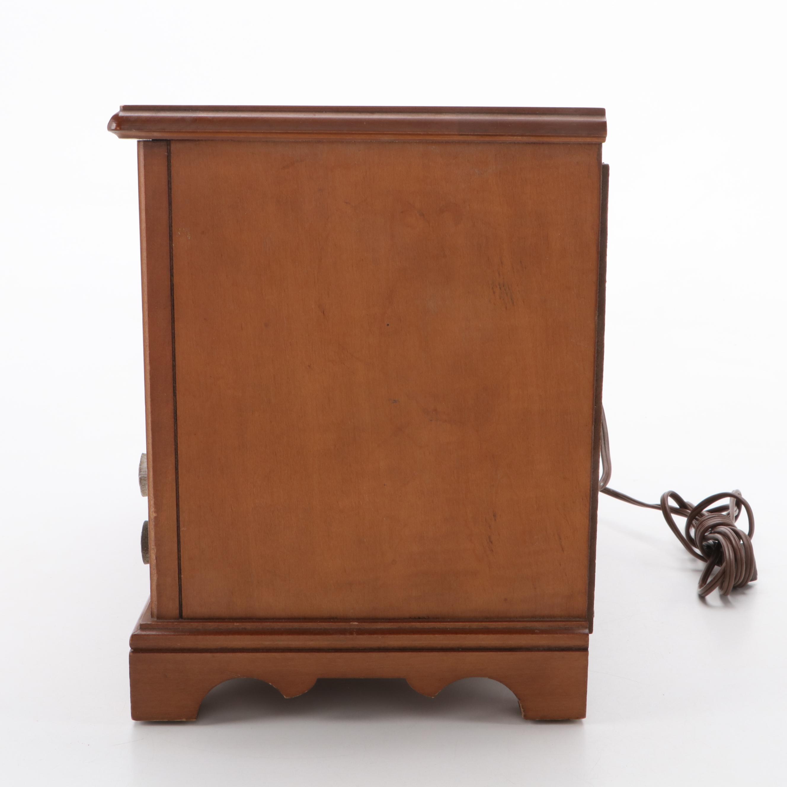 Zenith Model K731 AM/FM Long Distance Radio, Mid-20th Century