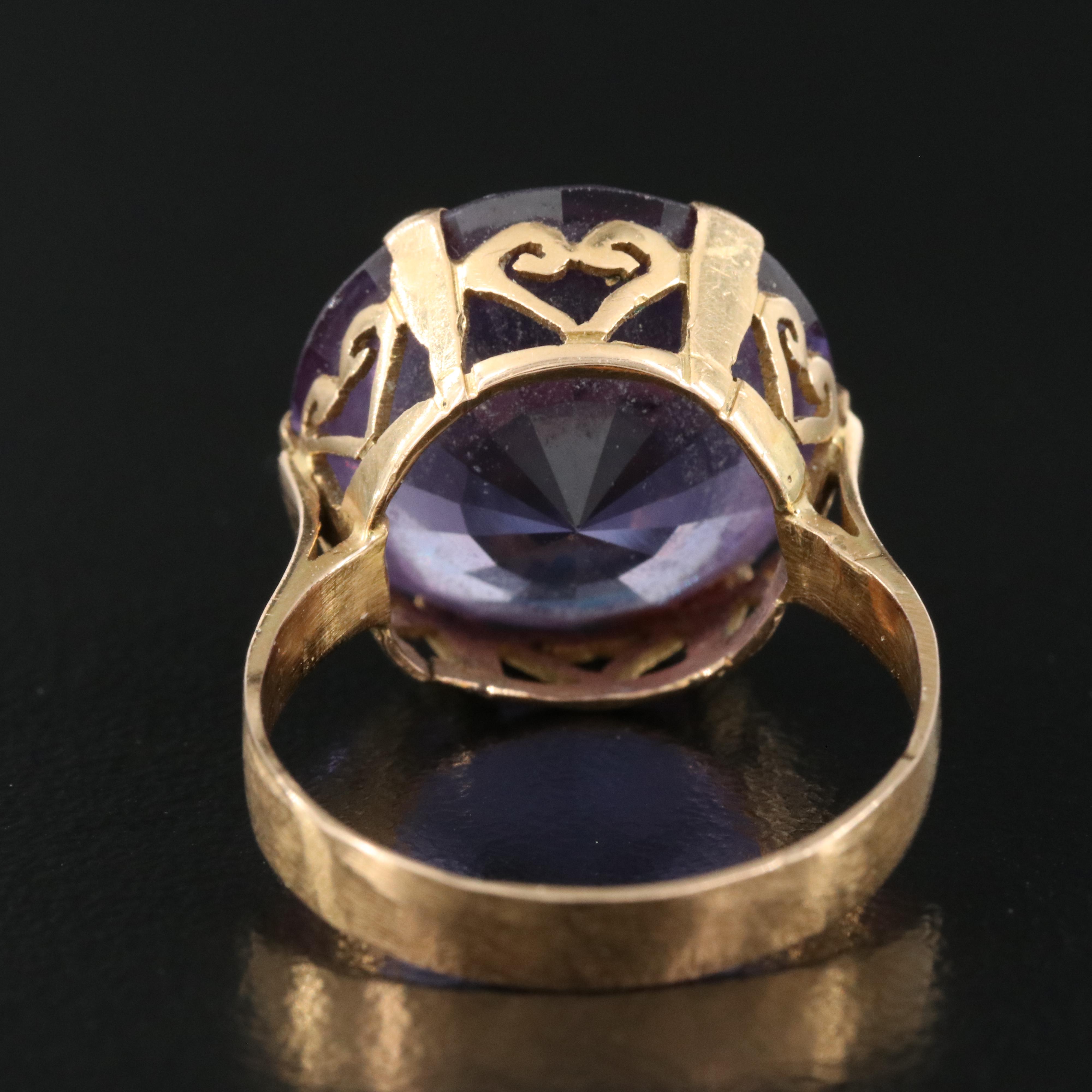 Vintage 18K Color Changing Sapphire Ring