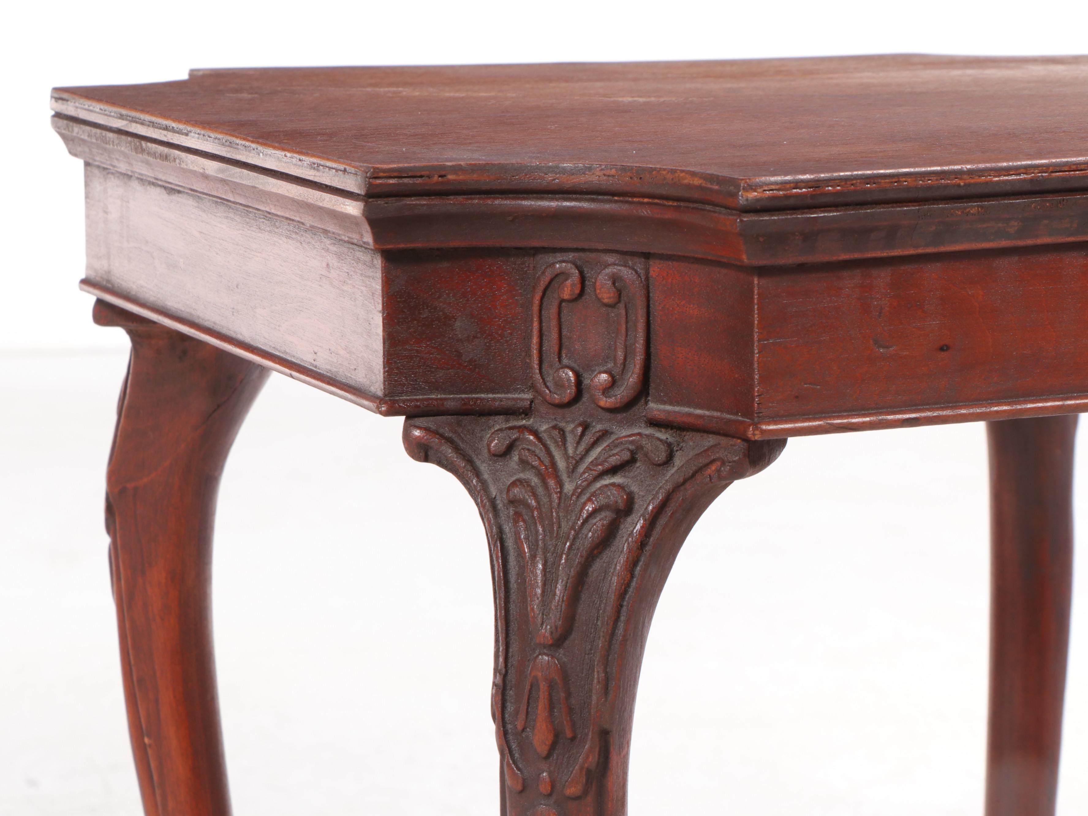 George II Style Walnut Side Table, 20th Century
