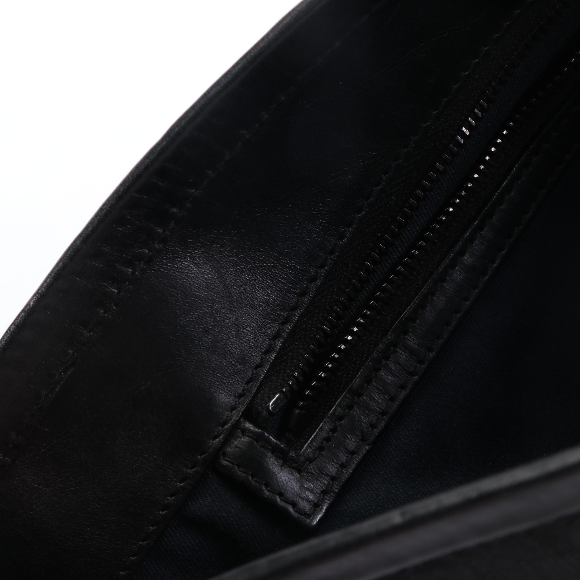 Gucci Bucket Bag in Black GG Canvas and Leather