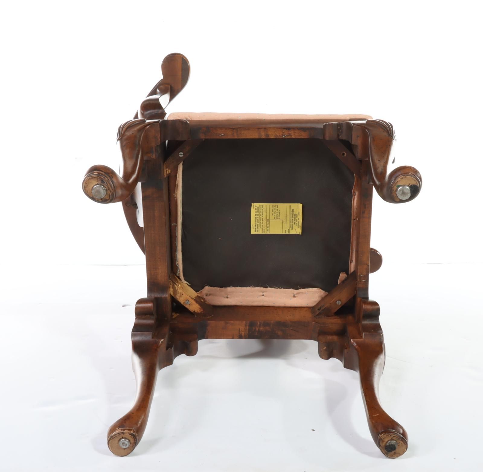 Queen Anne Style Maple Roundabout Chair, 20th Century