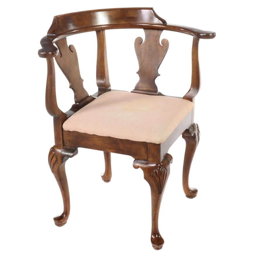 Queen Anne Style Maple Roundabout Chair, 20th Century