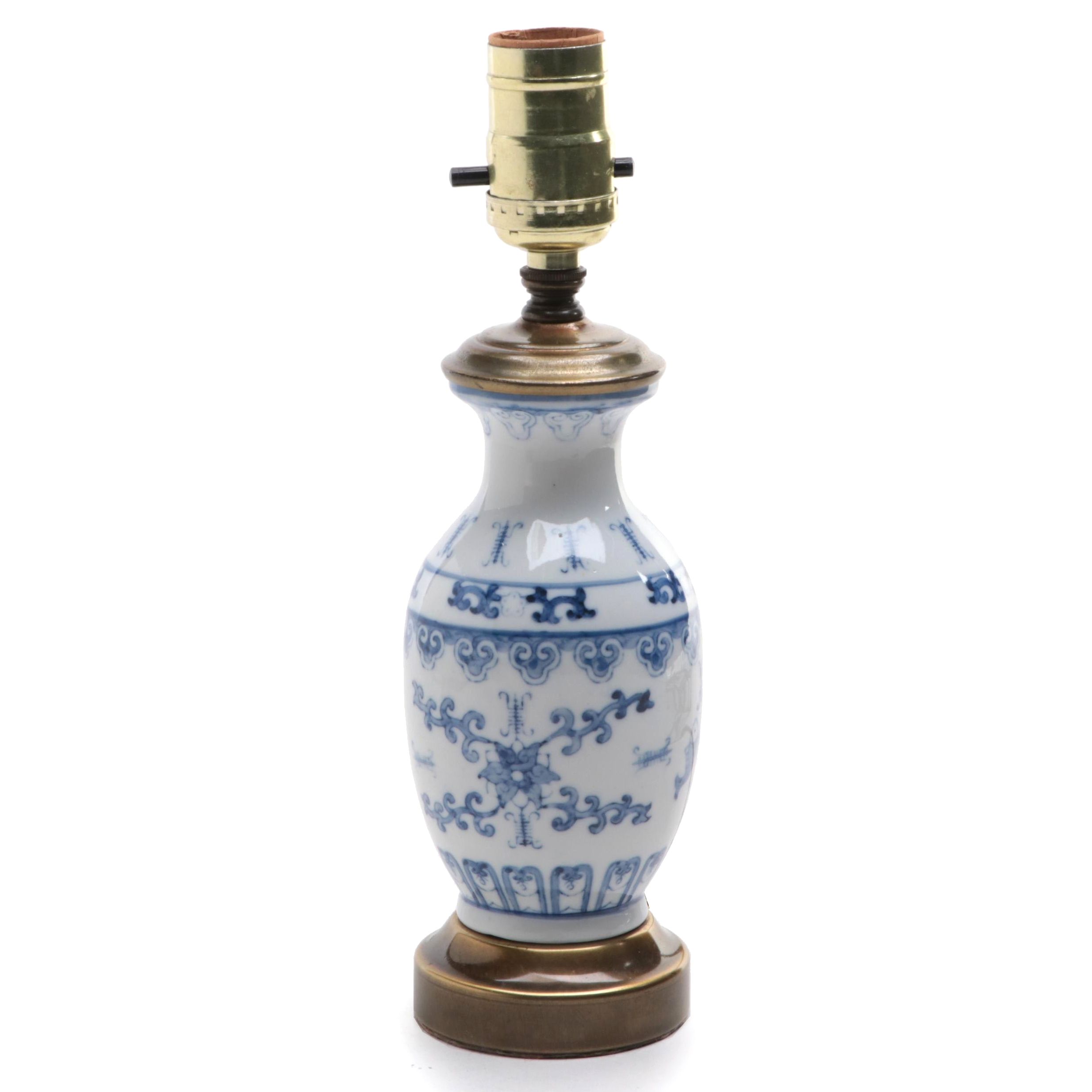 Chinese Blue and White Porcelain Vase Table Lamp, Late 20th Century