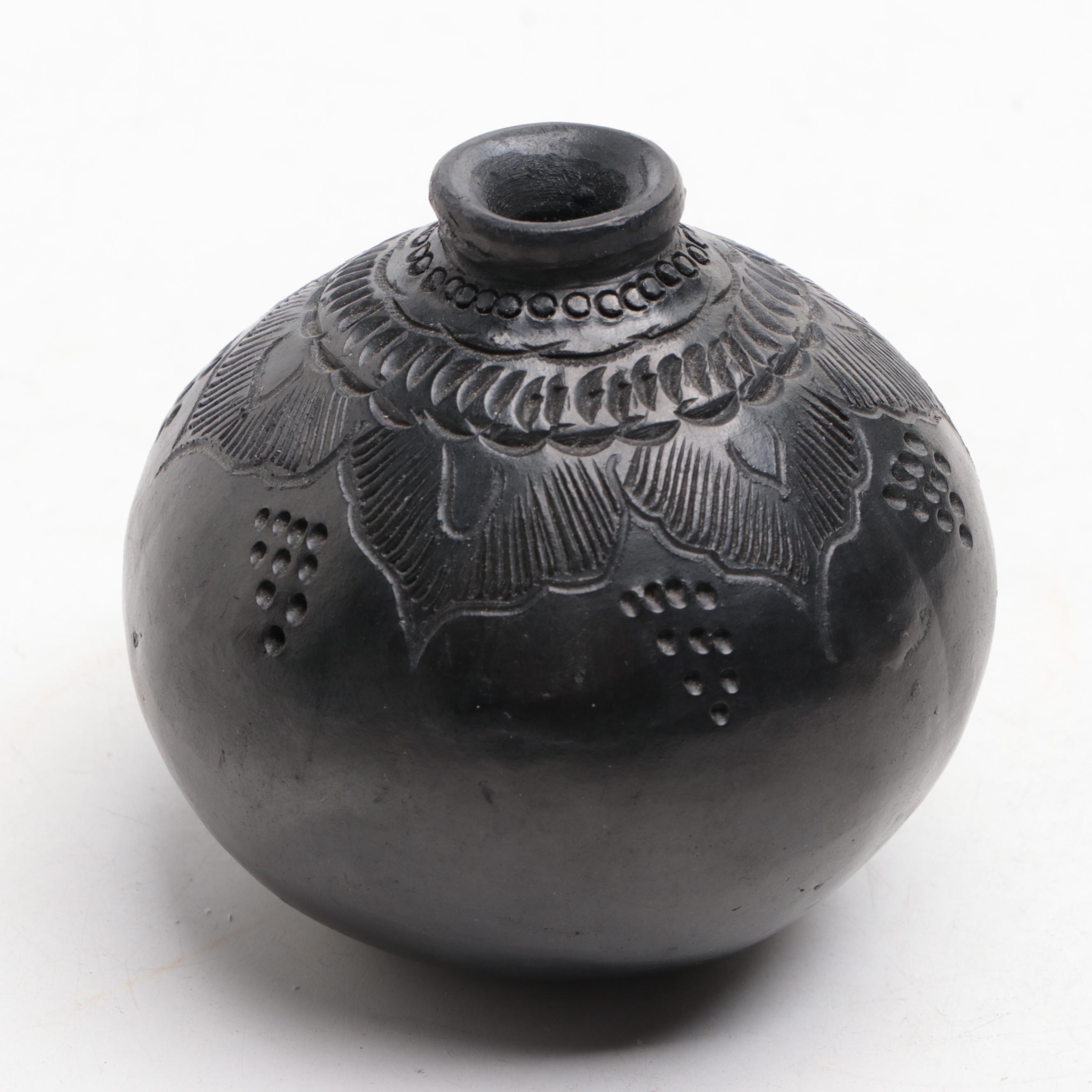 Lama Oaxaca Black Footed Pottery Bowl with Incised Decorated Pot