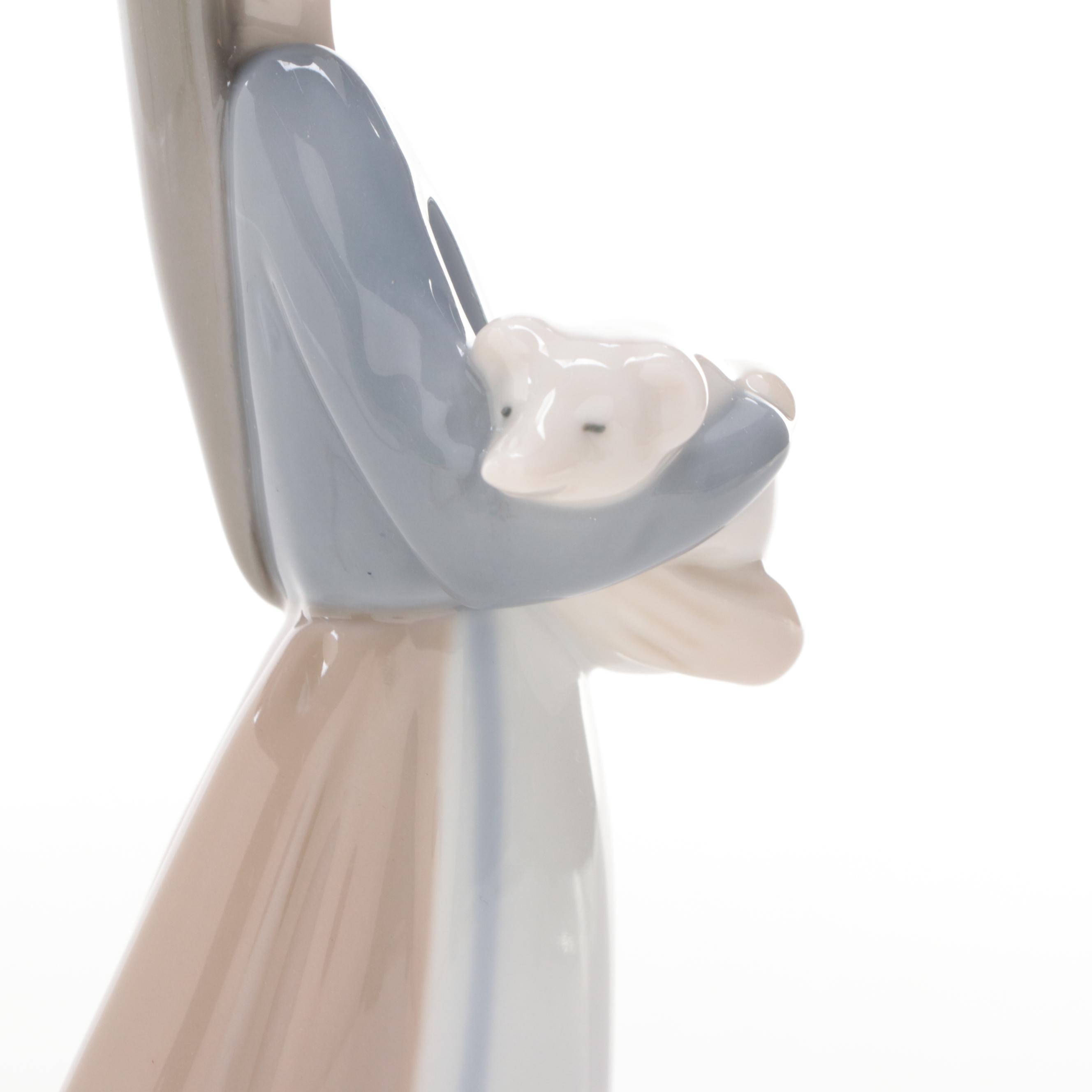 Lladro Daisa #01011 "Girl with Pig" Porcelain Figurine