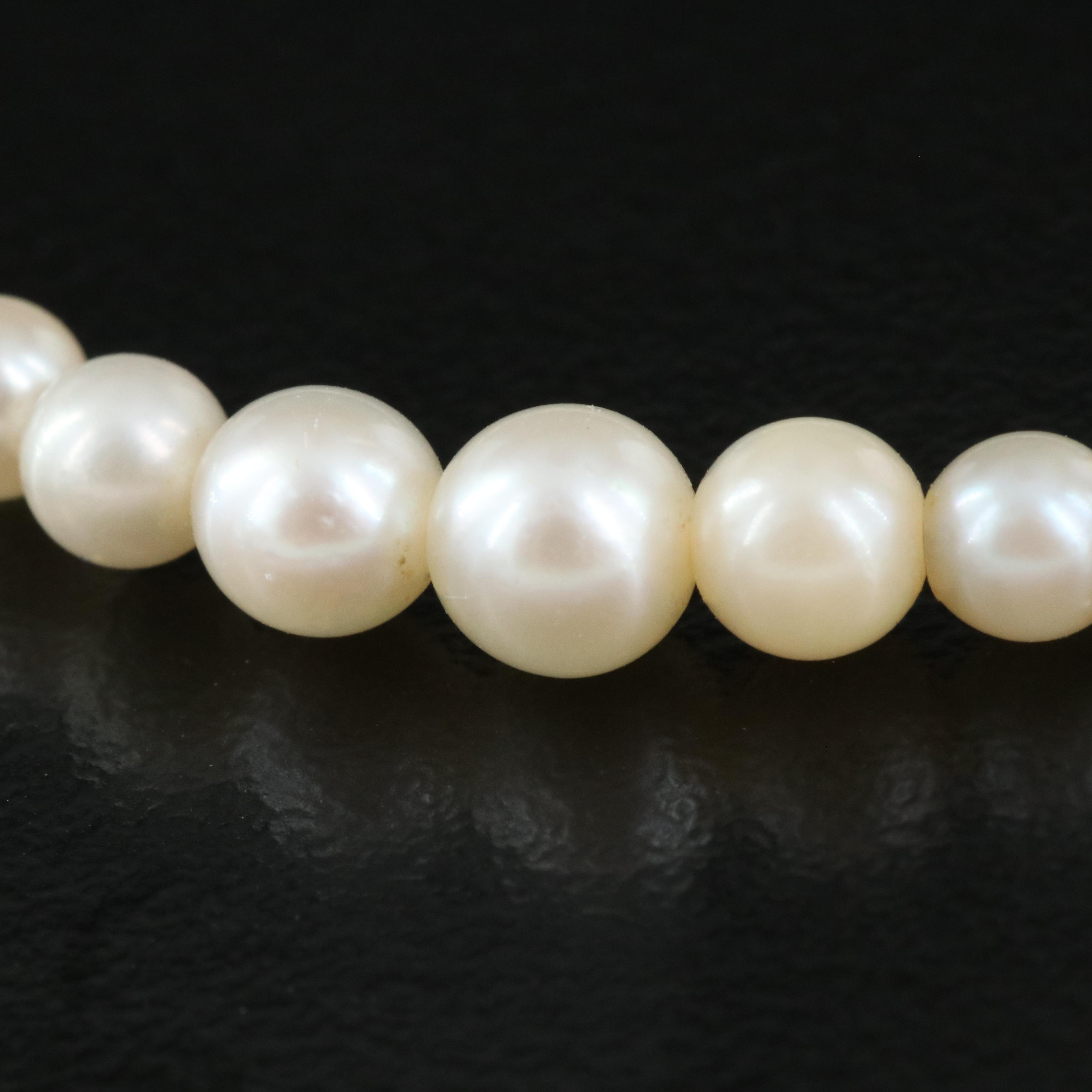Vintage Pearl Graduated Necklace with 10K Clasp