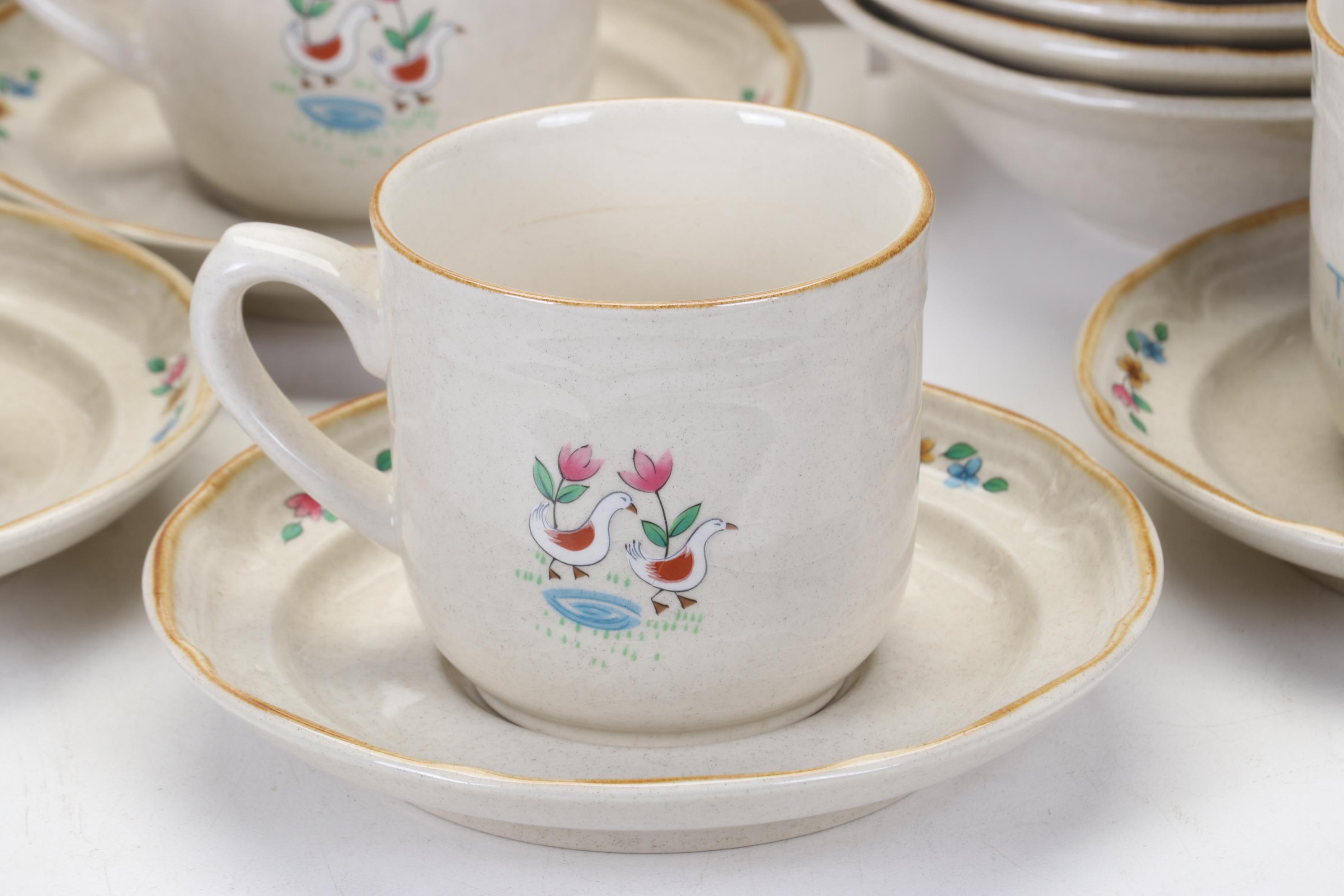 International Tableworks "Heartland" Stoneware Dinnerwear, Late 20th Century