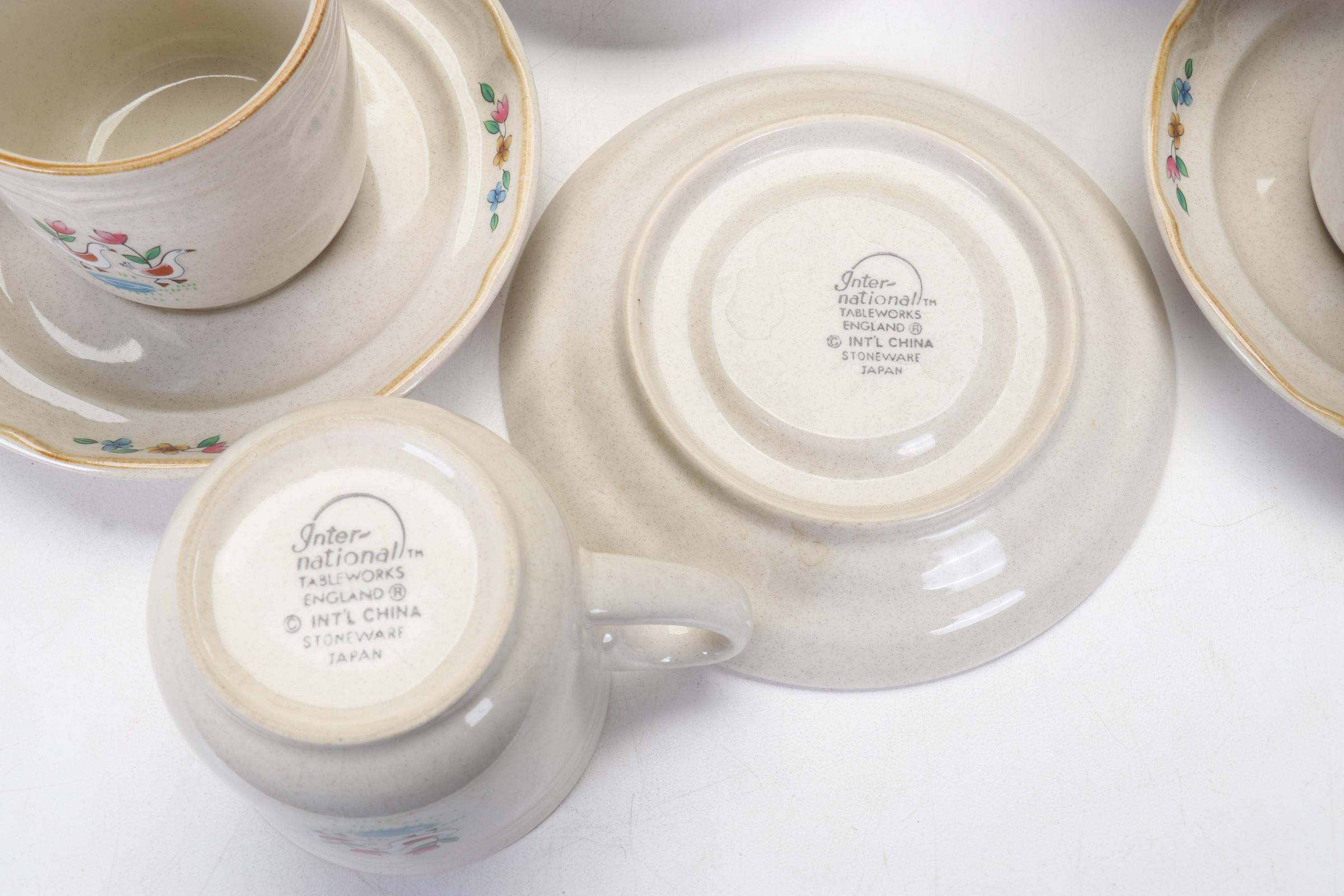 International Tableworks "Heartland" Stoneware Dinnerwear, Late 20th Century