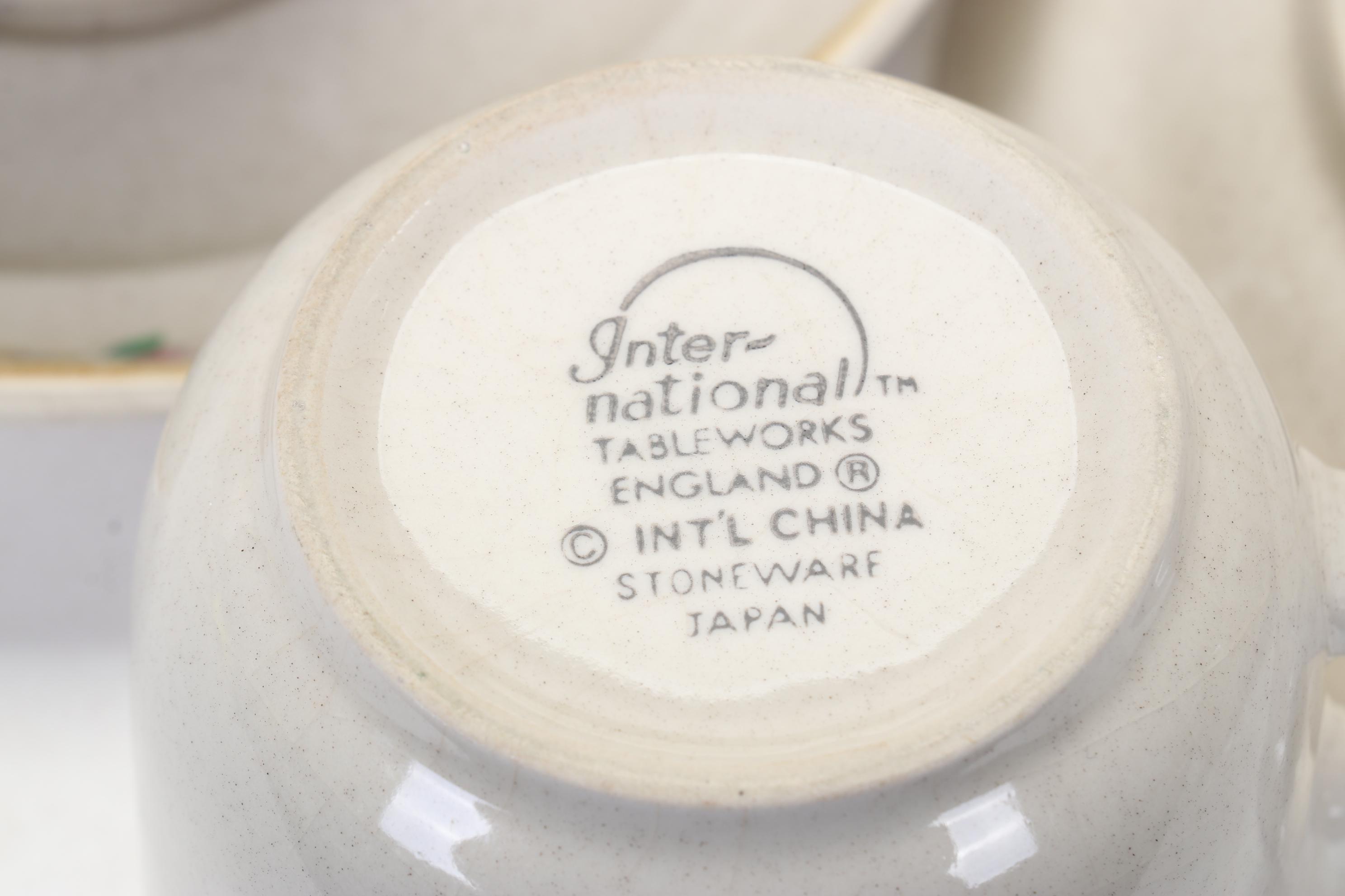 International Tableworks "Heartland" Stoneware Dinnerwear, Late 20th Century