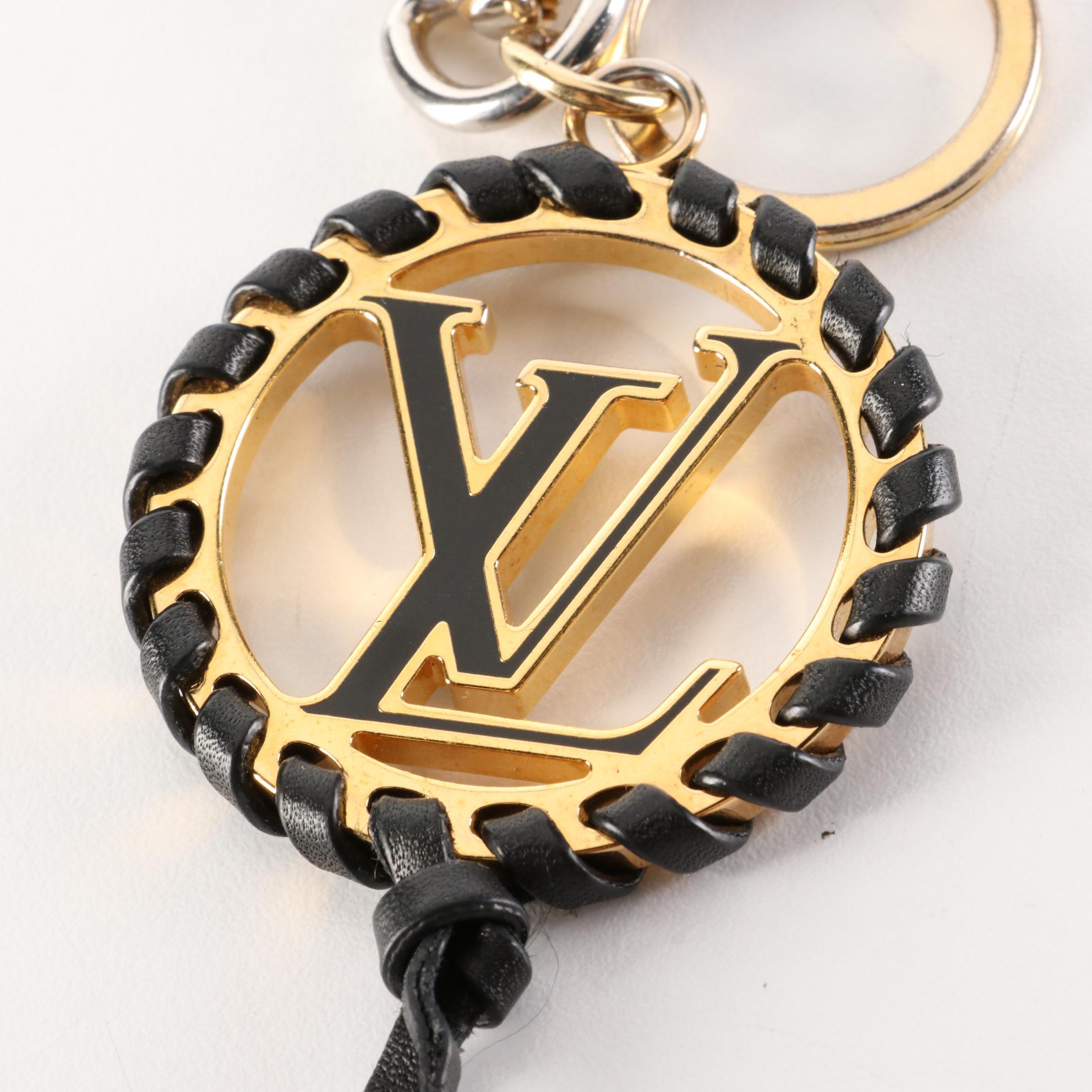 Louis Vuitton Very Bag Charm/Key Holder in Gold Tone Metal and Leather with Box