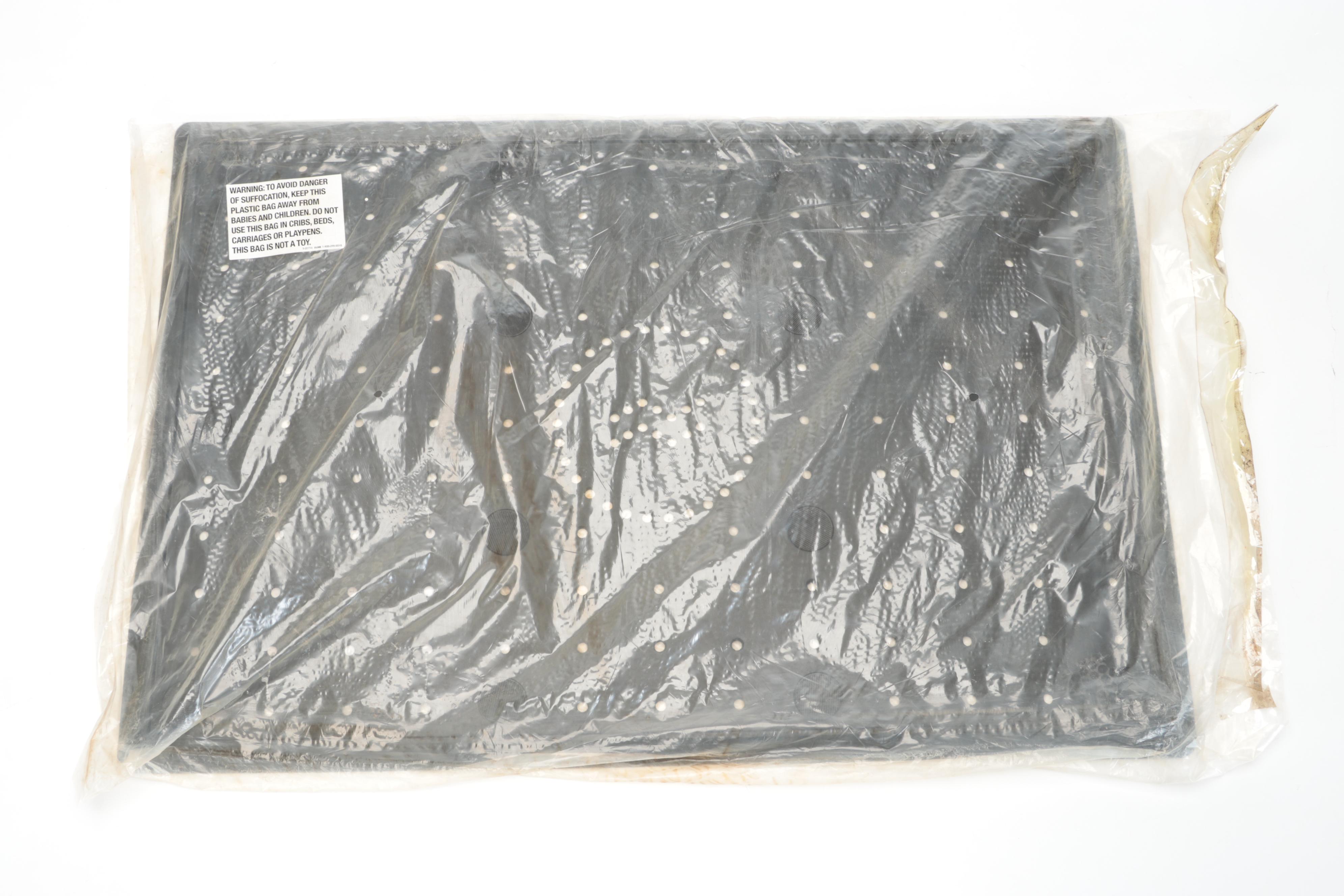 4 Sisters Applique and Other Crewel Accent Pillows With Art Poles Garden Décor