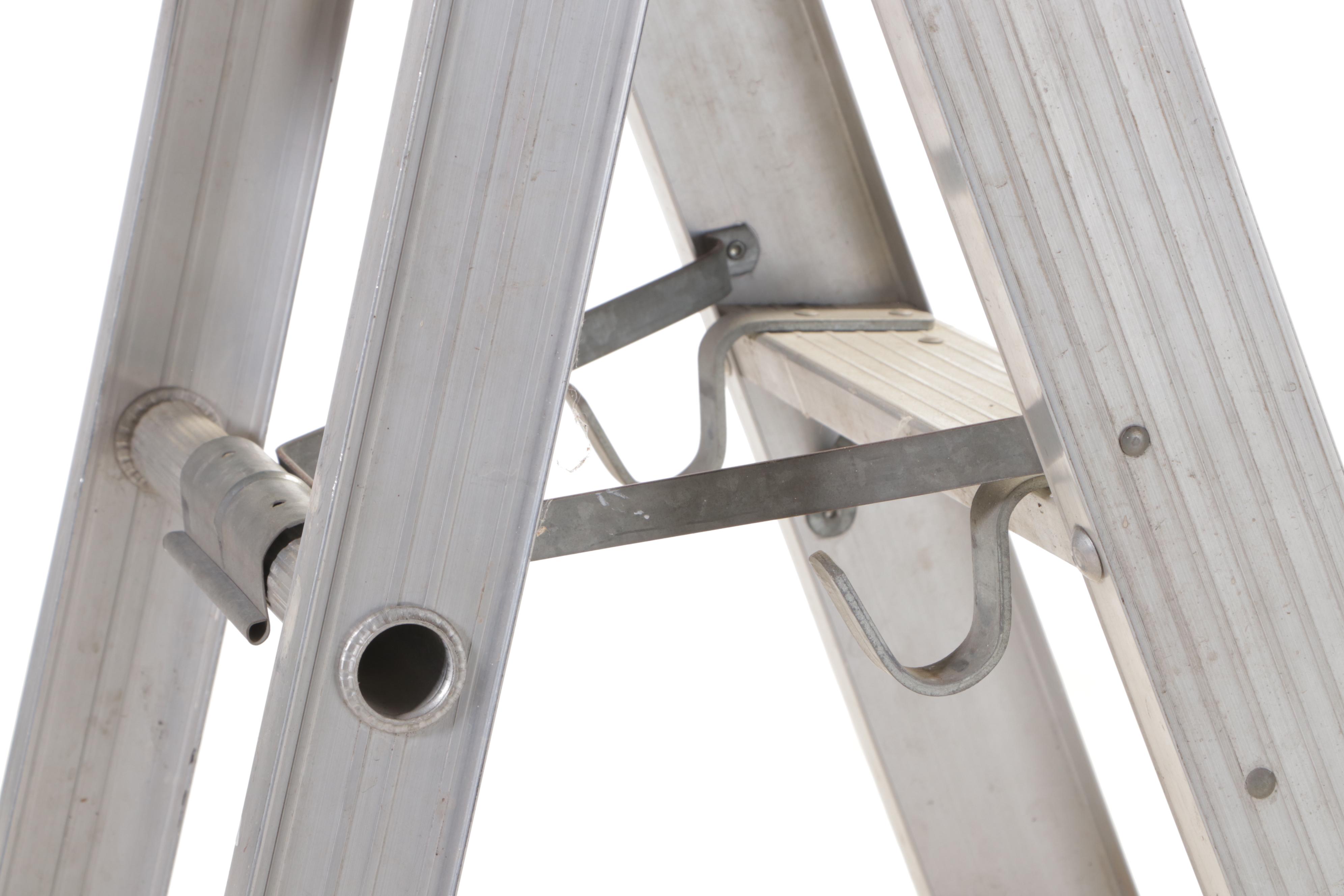 Werner 16' Aluminum Extension Ladder With Other Step Ladders