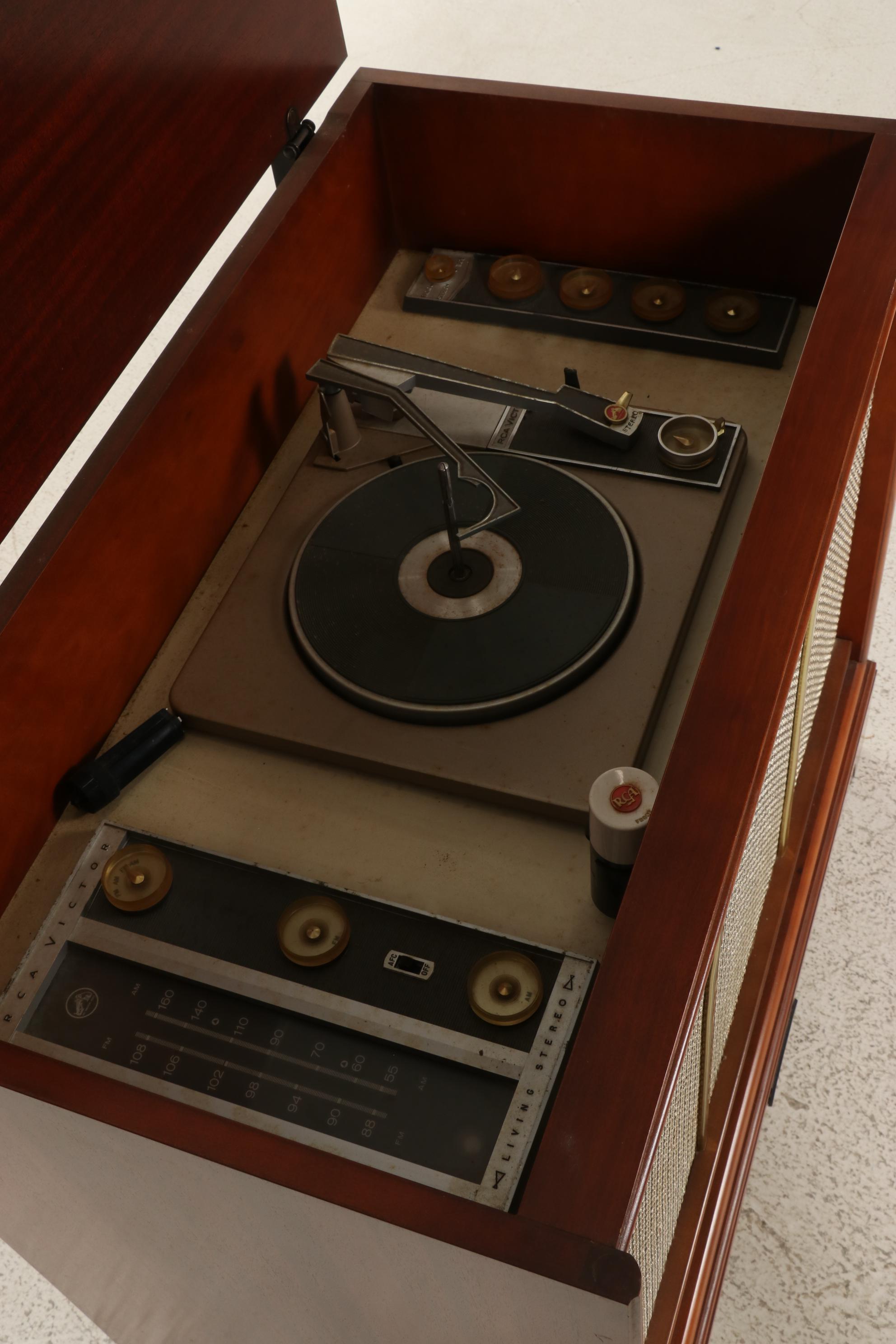 RCA Victor AM/FM "Living Stereo" System in Mahogany Console Cabinet, 1960s
