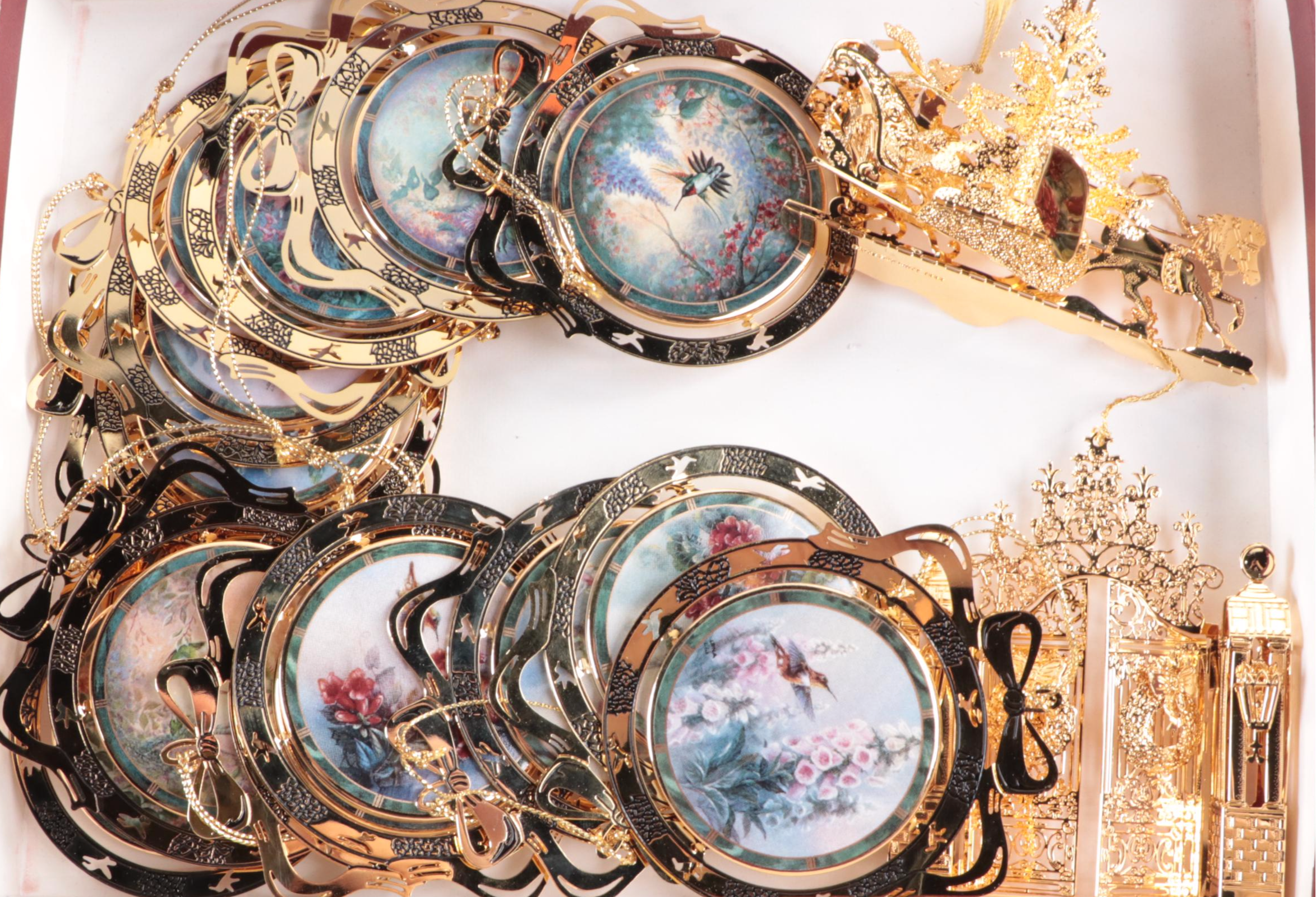 Bradford Exchange Ornaments, Miniature Hanging Plates With Music Box