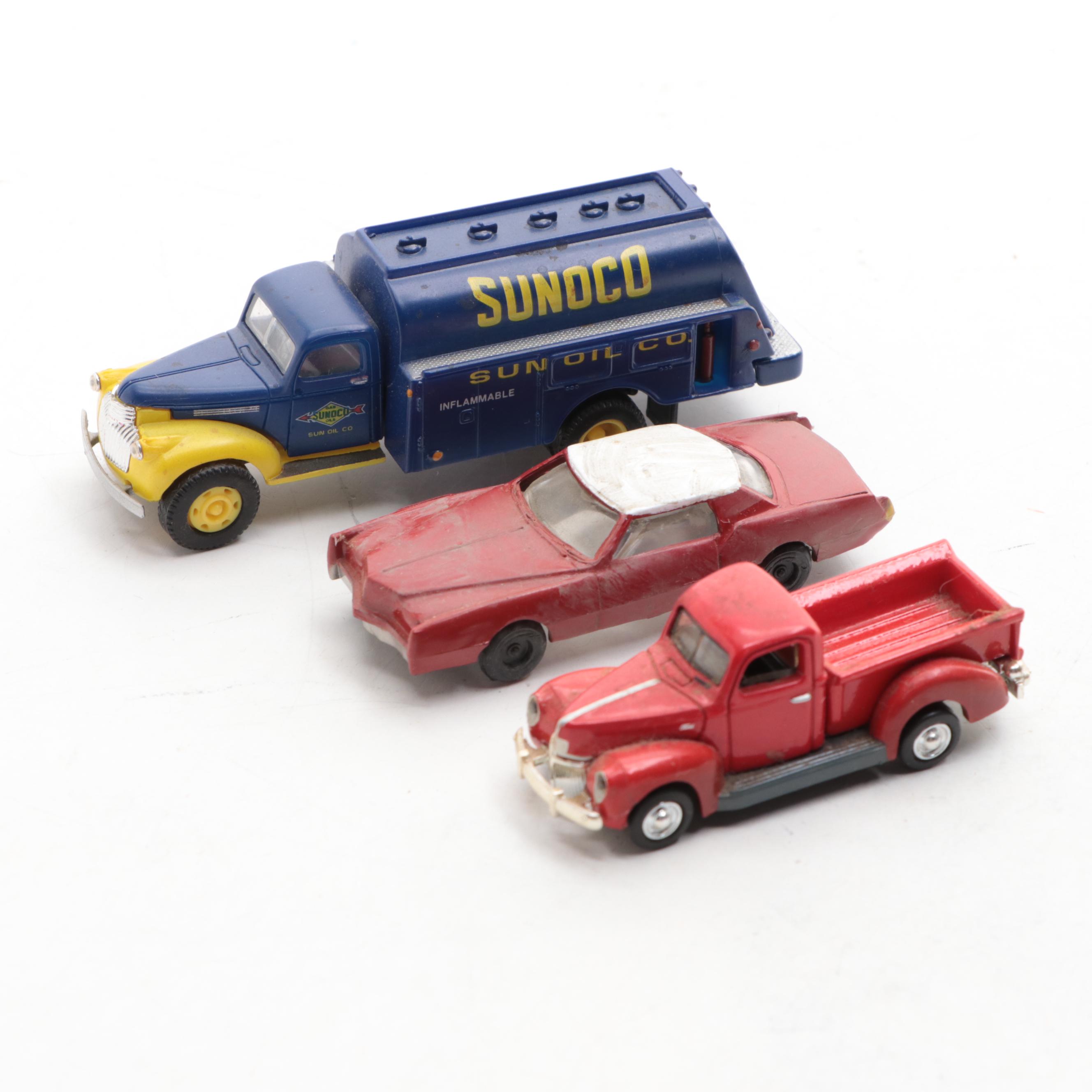 HO Scale Trailers with Diecast Vesicle Collection Featuring Hot Wheels