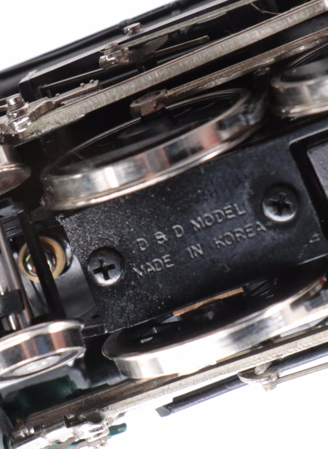 Southern Railway Locomotive and Tender with Caboose