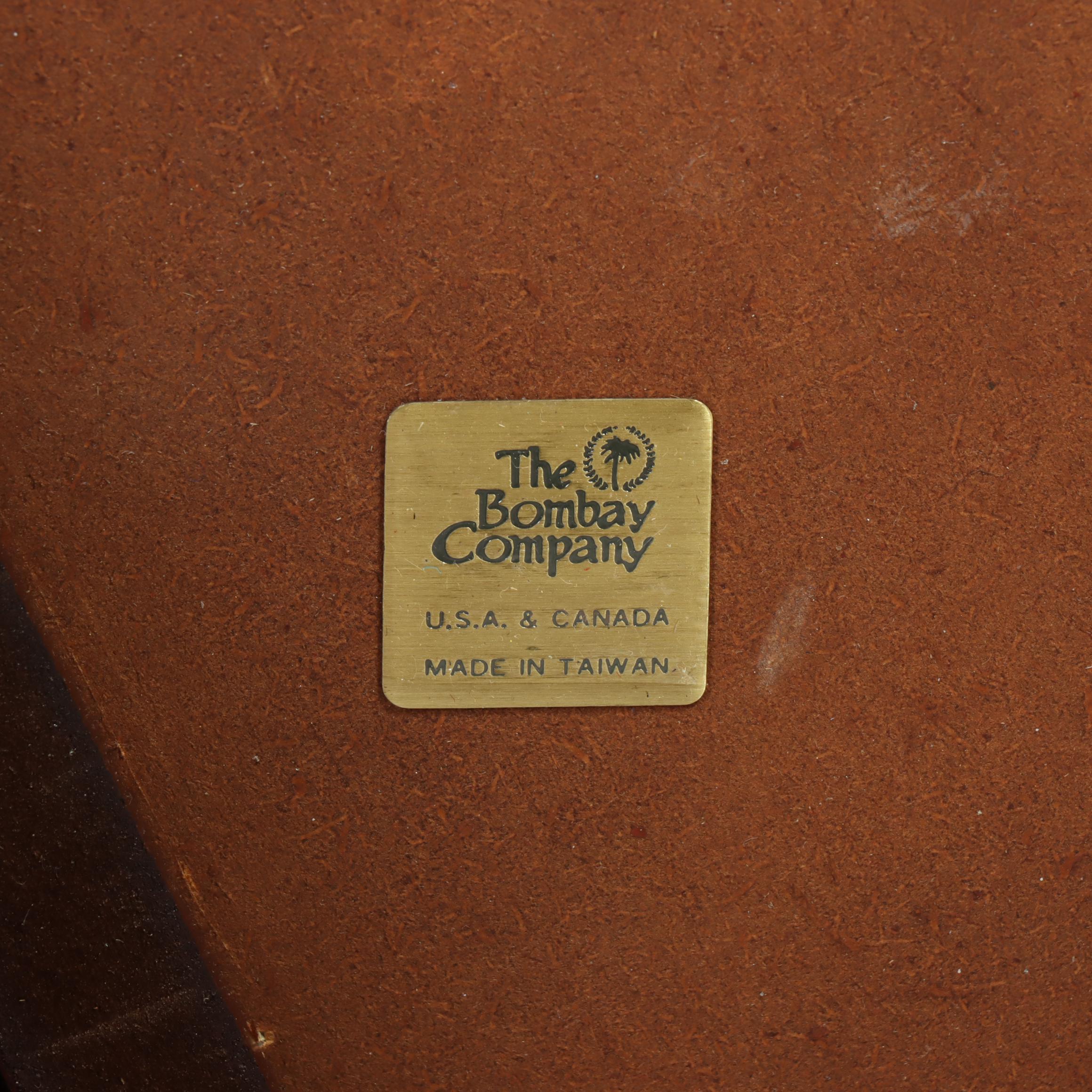 The Bombay Company Queen Anne Style Mahogany-Stained Enclosed Dressing Table