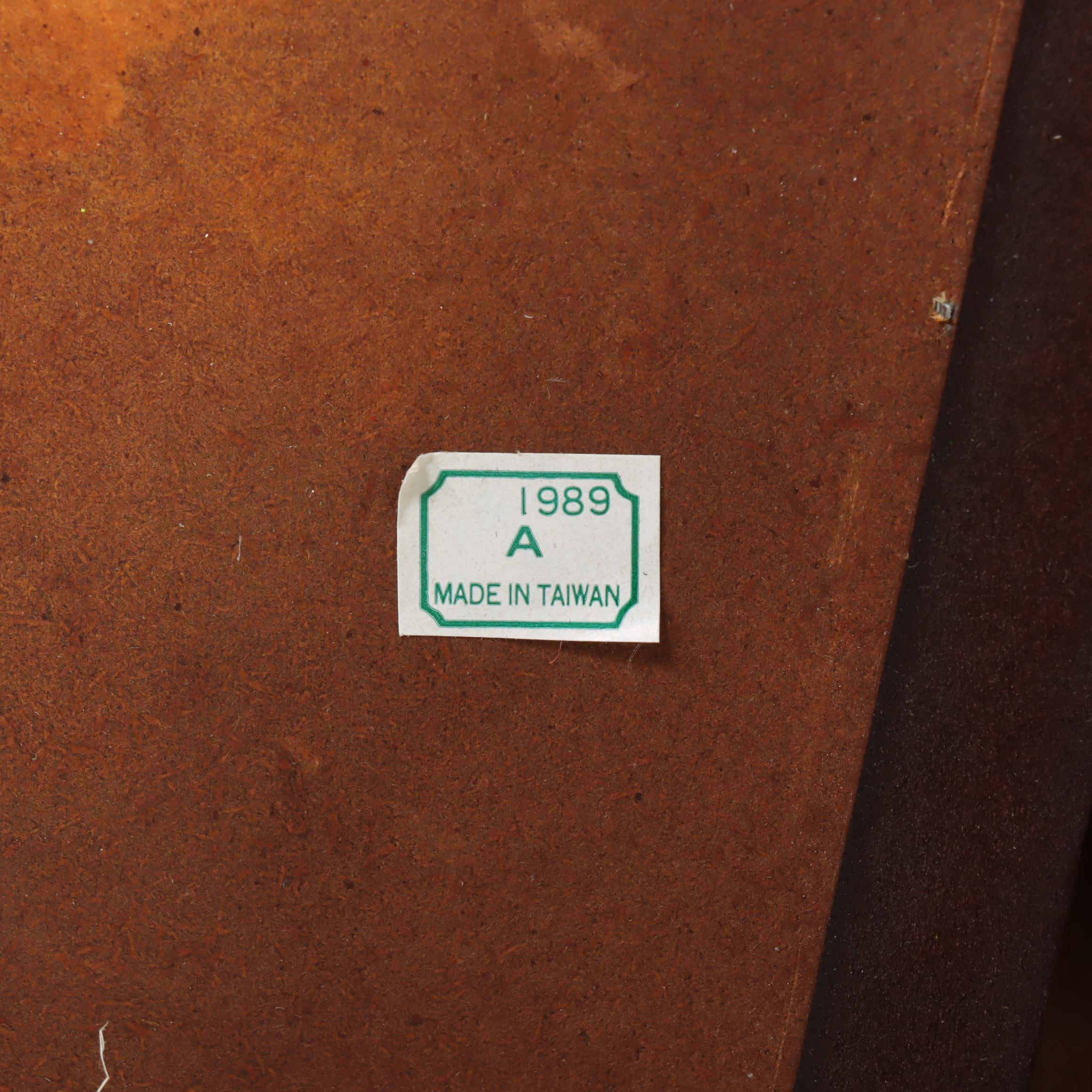 The Bombay Company Queen Anne Style Mahogany-Stained Enclosed Dressing Table