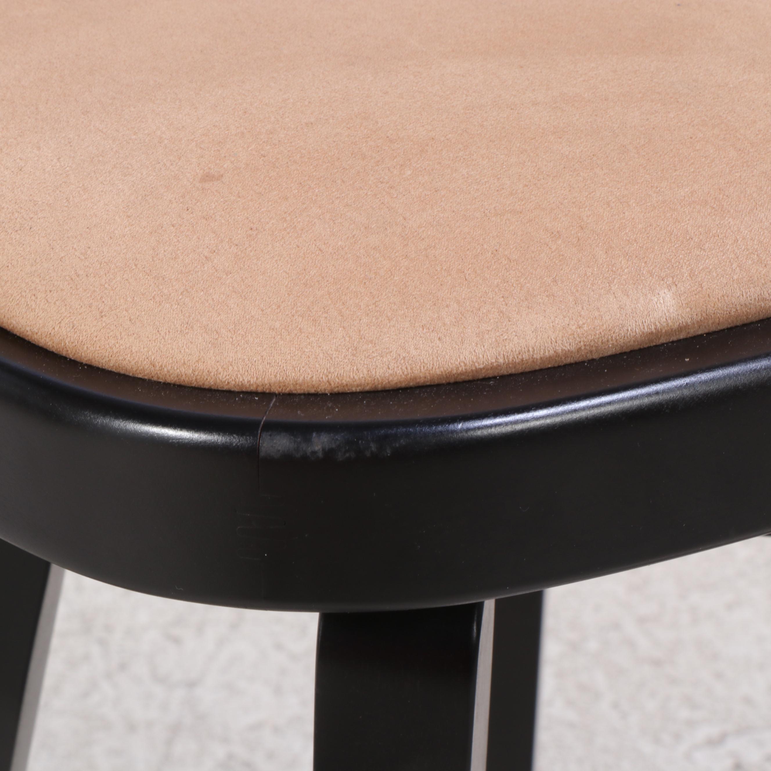Contemporary High-Top Round Table with Swivel Bar Stools