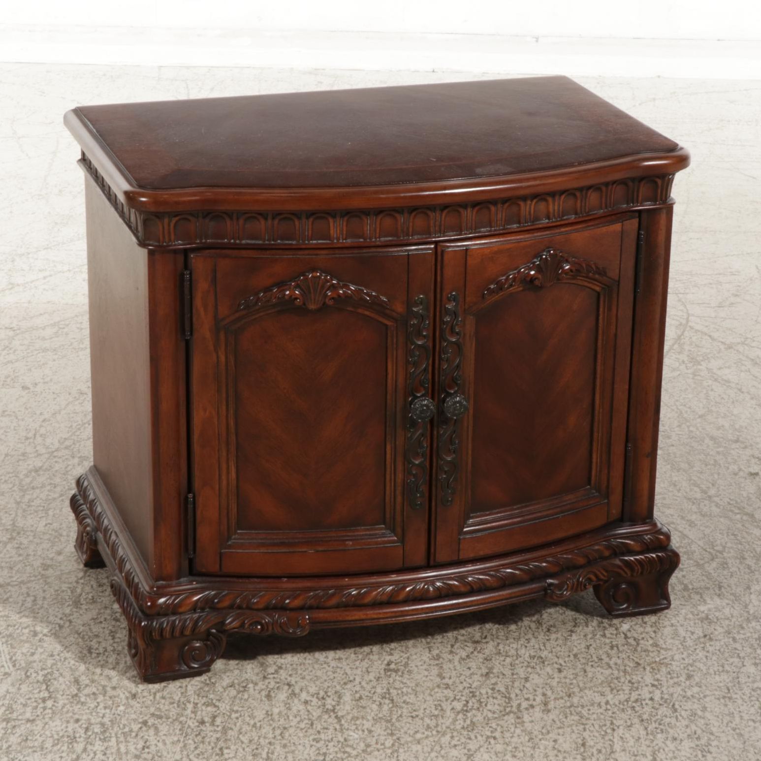 Baroque Style Mahogany Finish Two-Door Nighstand