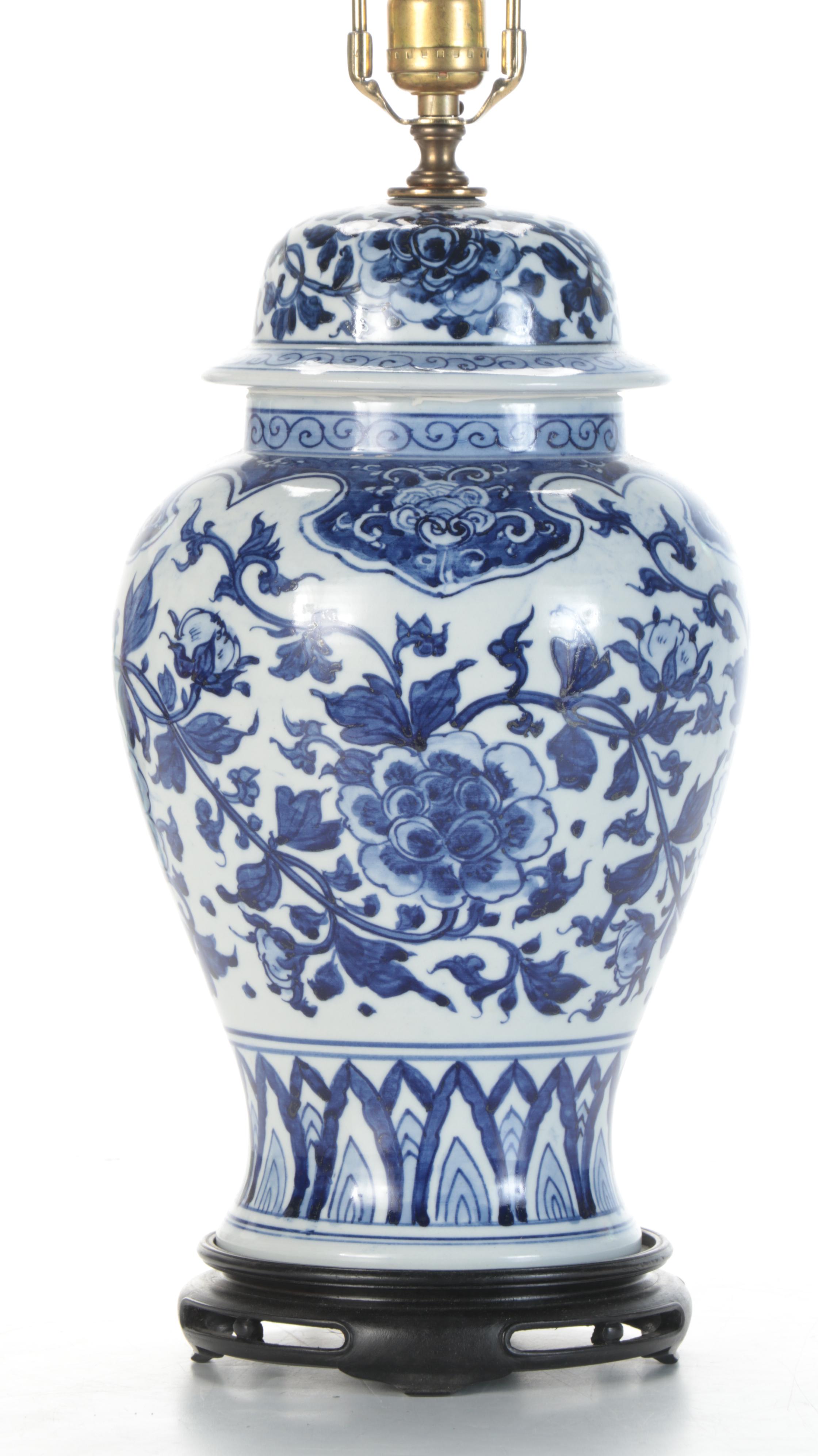 Chinese Blue and White Porcelain Ginger Jar Table Lamp