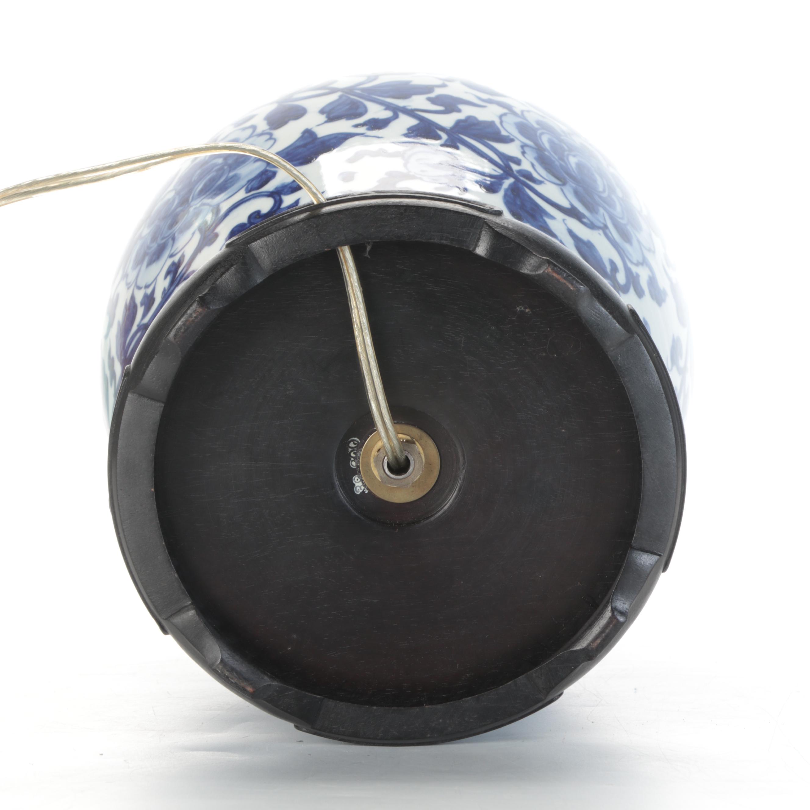 Chinese Blue and White Porcelain Ginger Jar Table Lamp