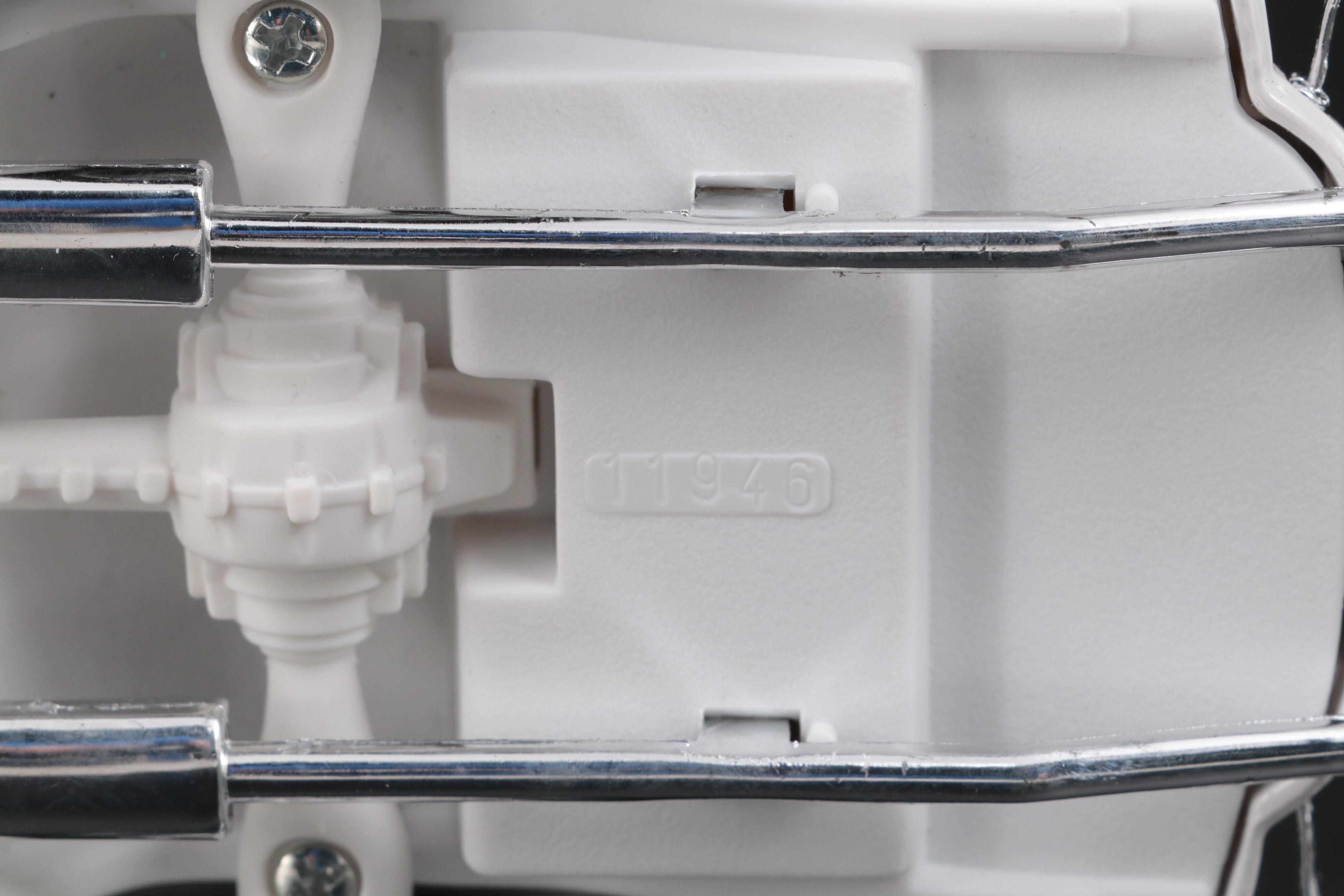 Maisto Mercedes-Benz Specialroadster 1:18 Scale Model Diecast Car