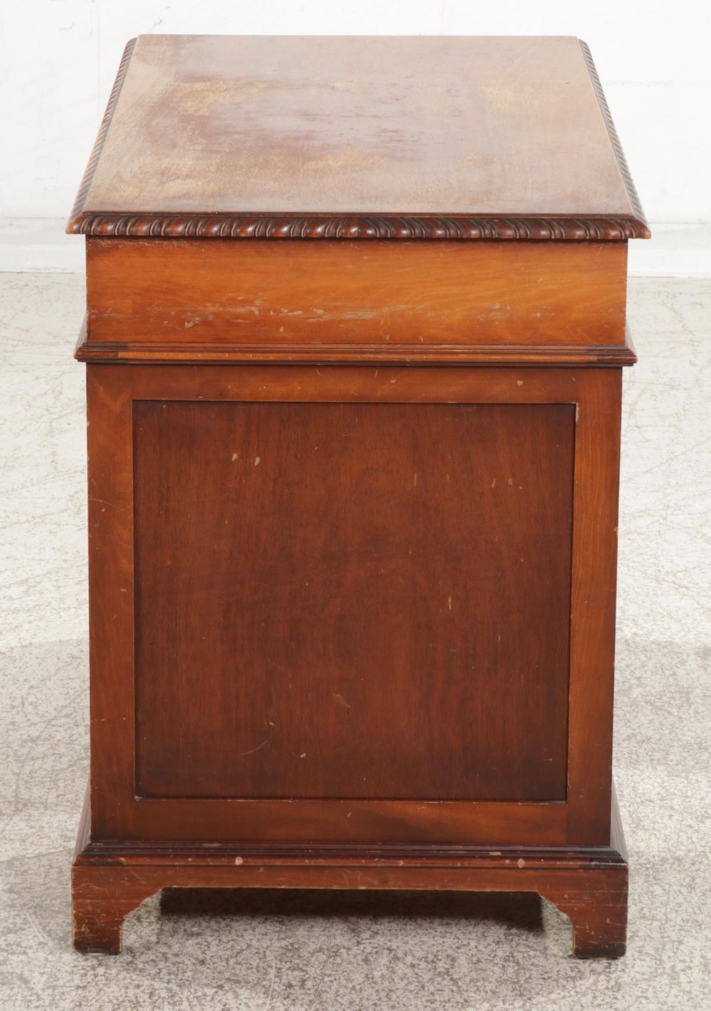 Mahogany Kneehole Desk, Early to Mid 20th Century