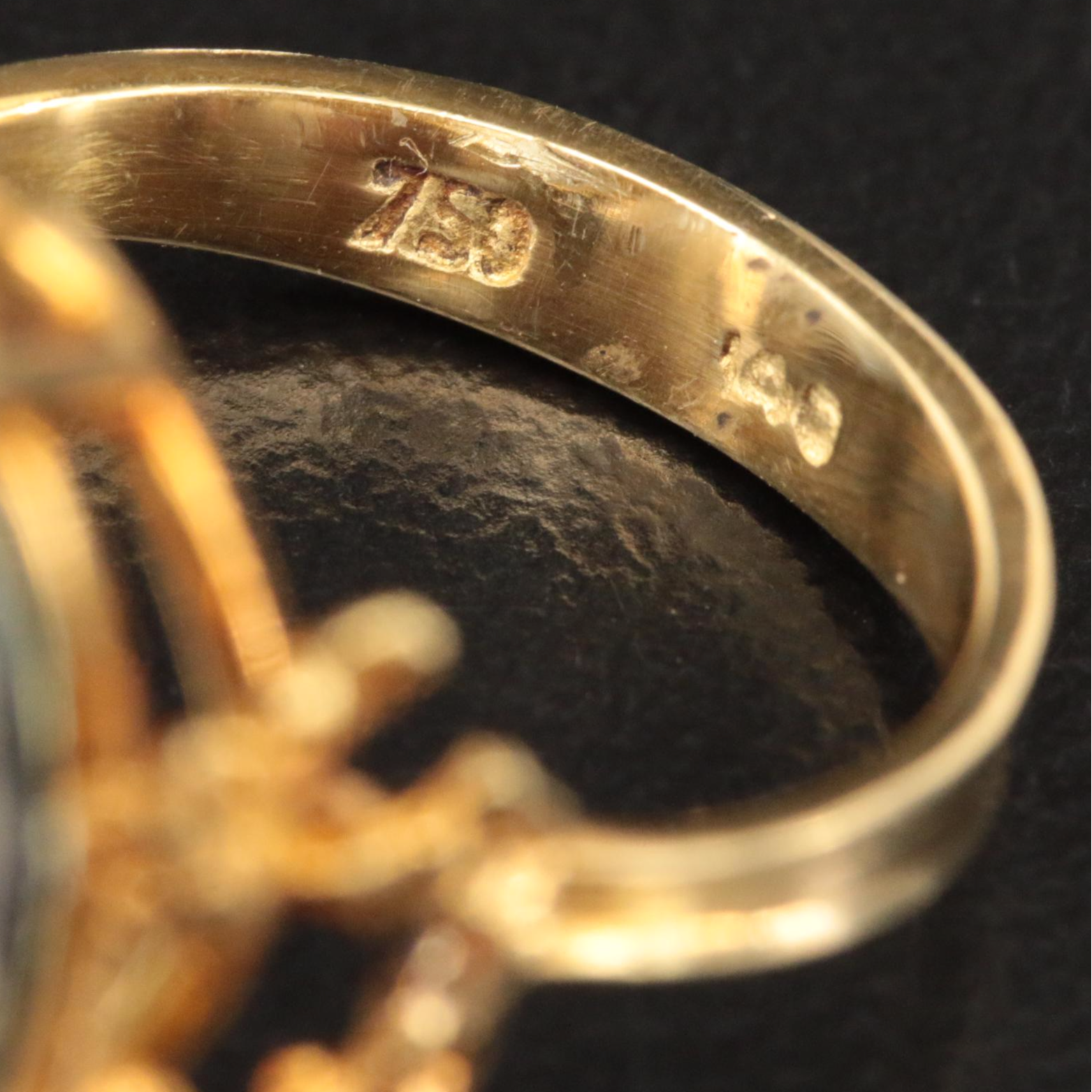 18K 10.81 CT Aquamarine Ring