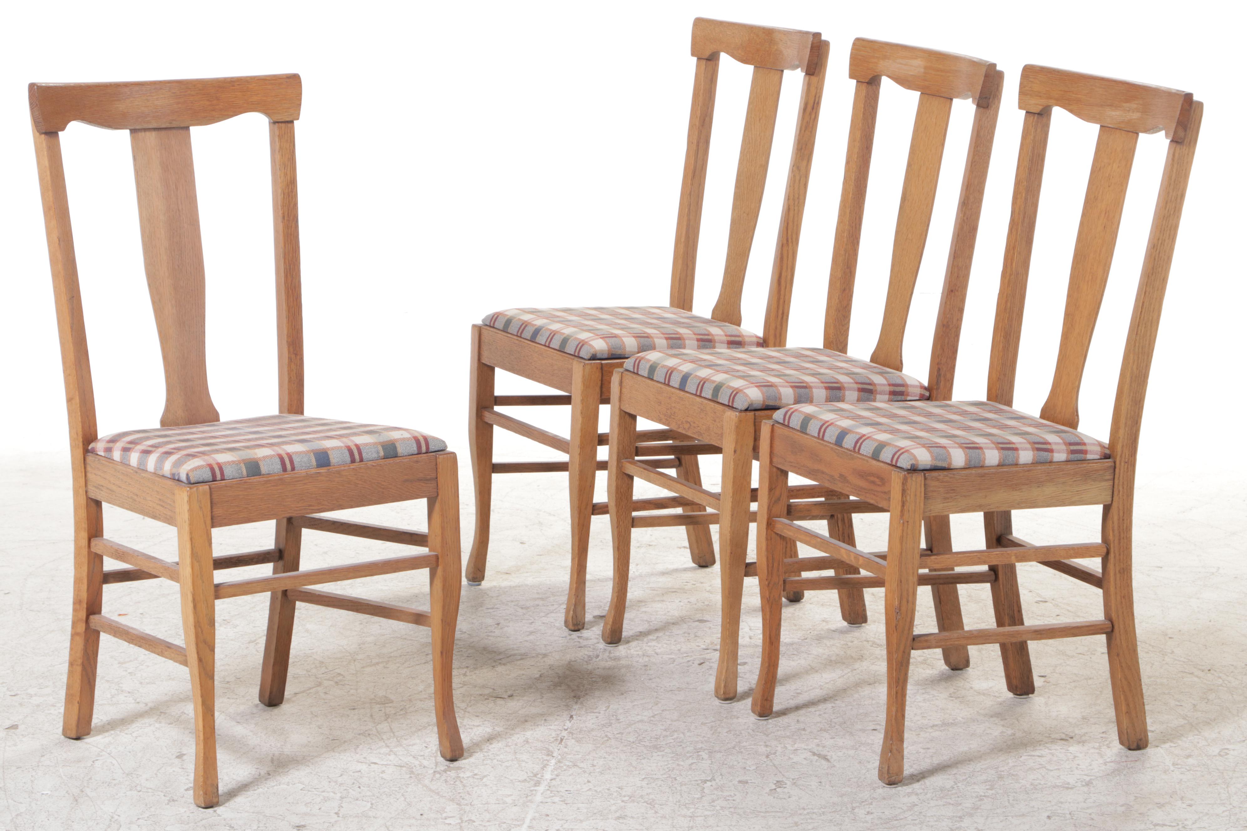 Late Victorian Oak Extension Dining Table and Four Chairs