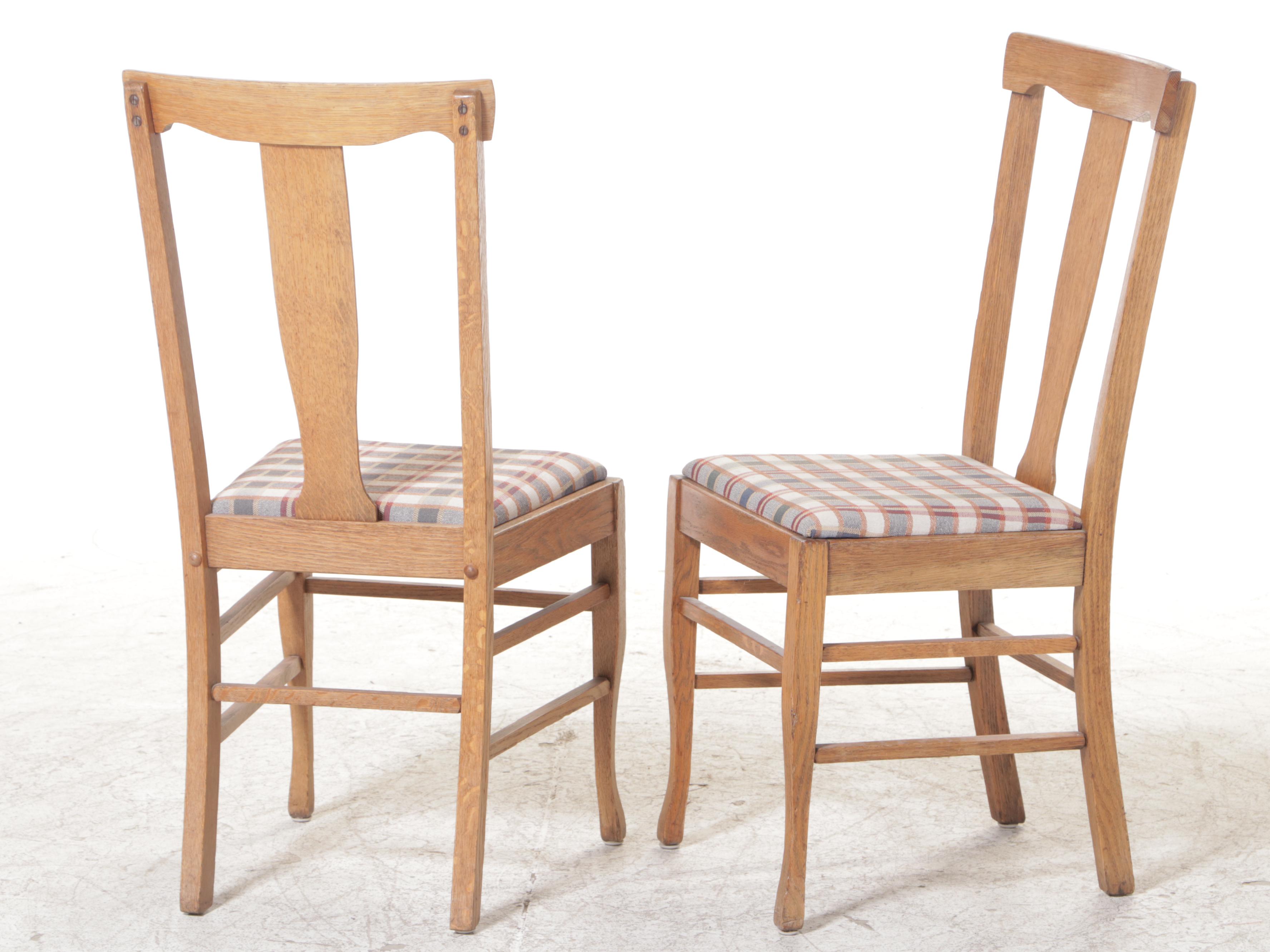 Late Victorian Oak Extension Dining Table and Four Chairs
