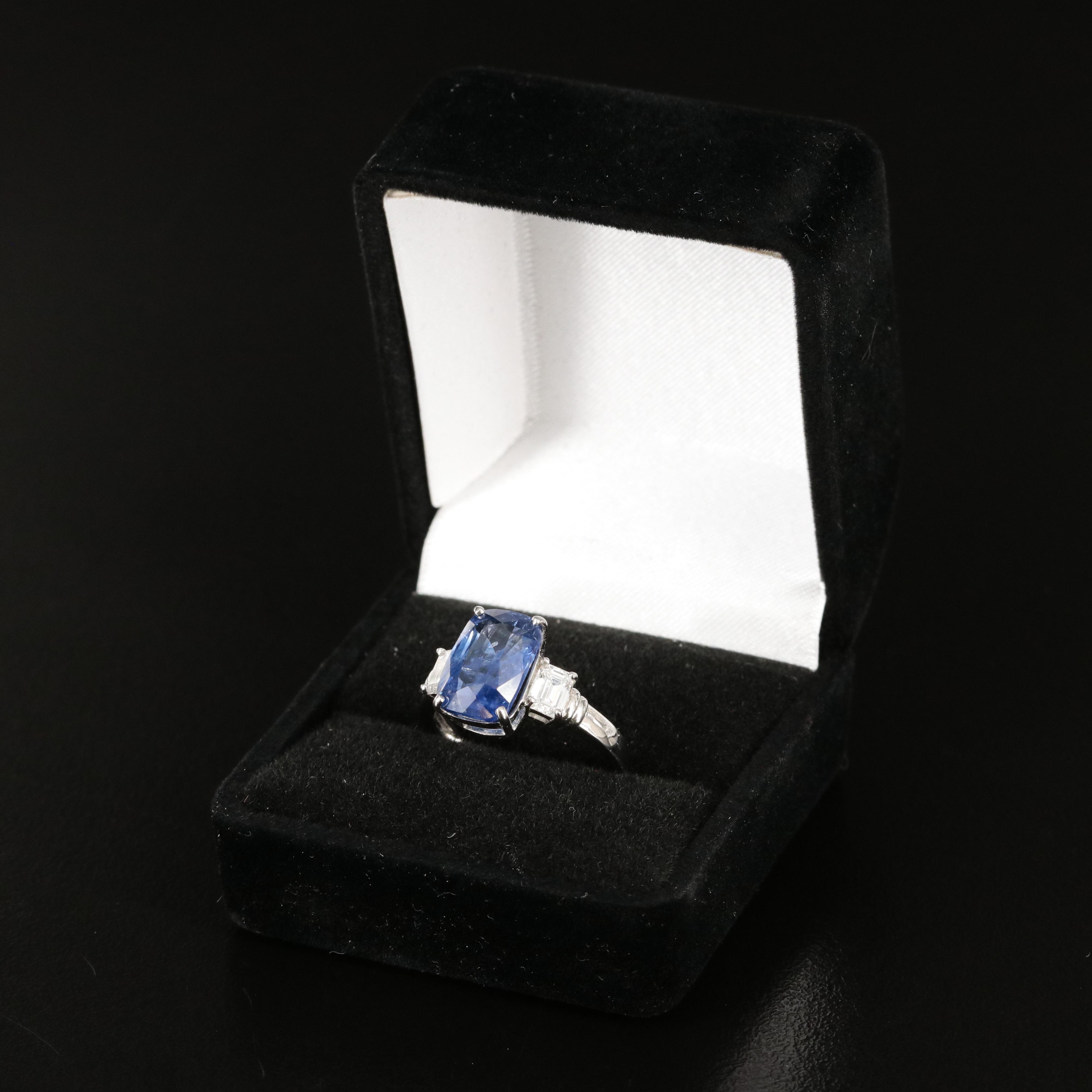 18K 4.27 CT Sapphire and Diamond Ring