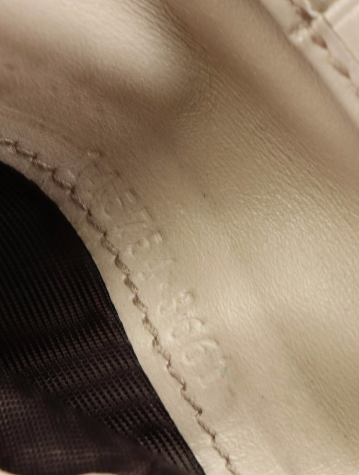 Gucci Bifold Wallet in Guccissima Leather