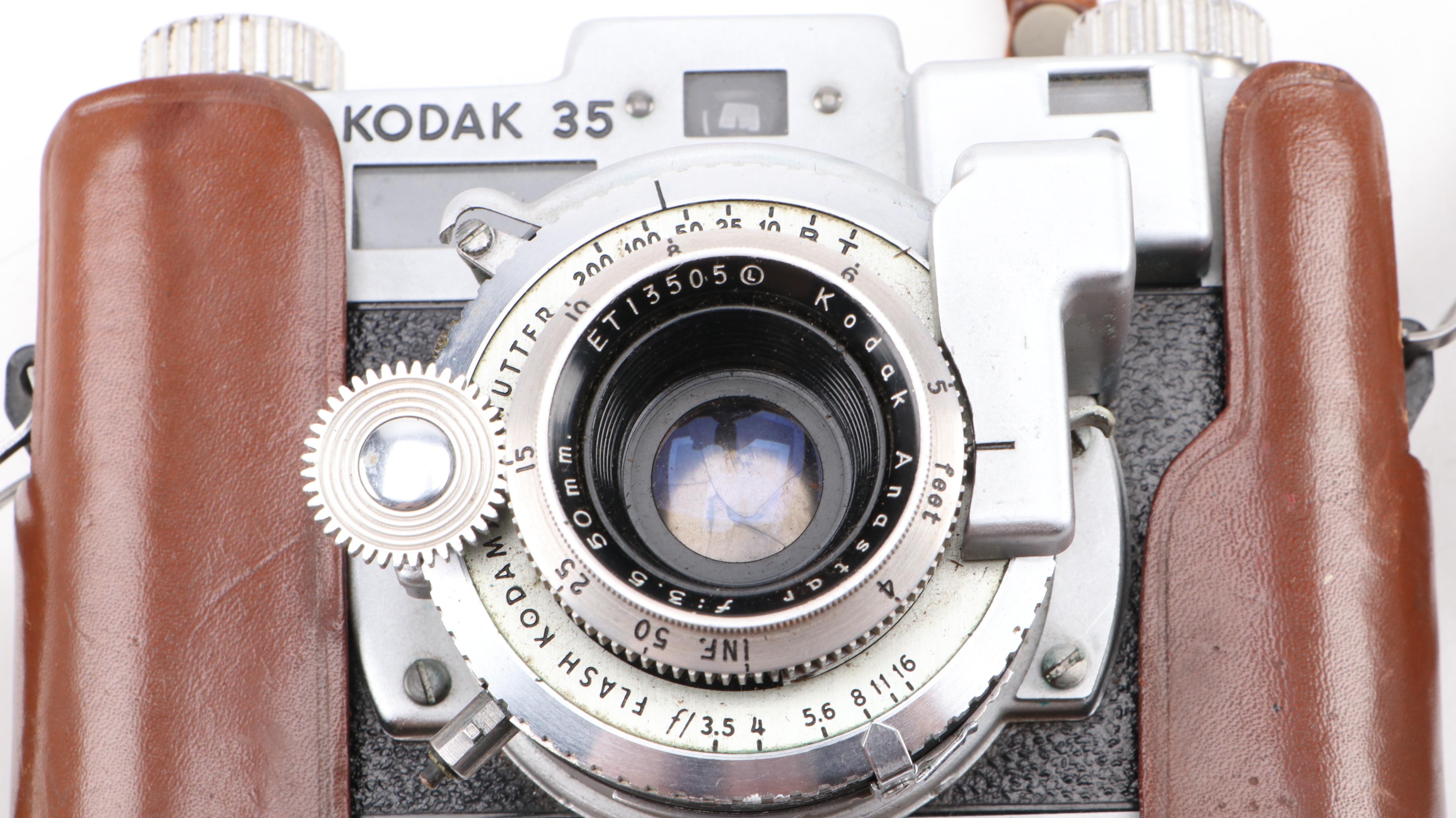 Kodak 35, David White Co. Stereo Realist Cameras, Studio Scale and Accessories