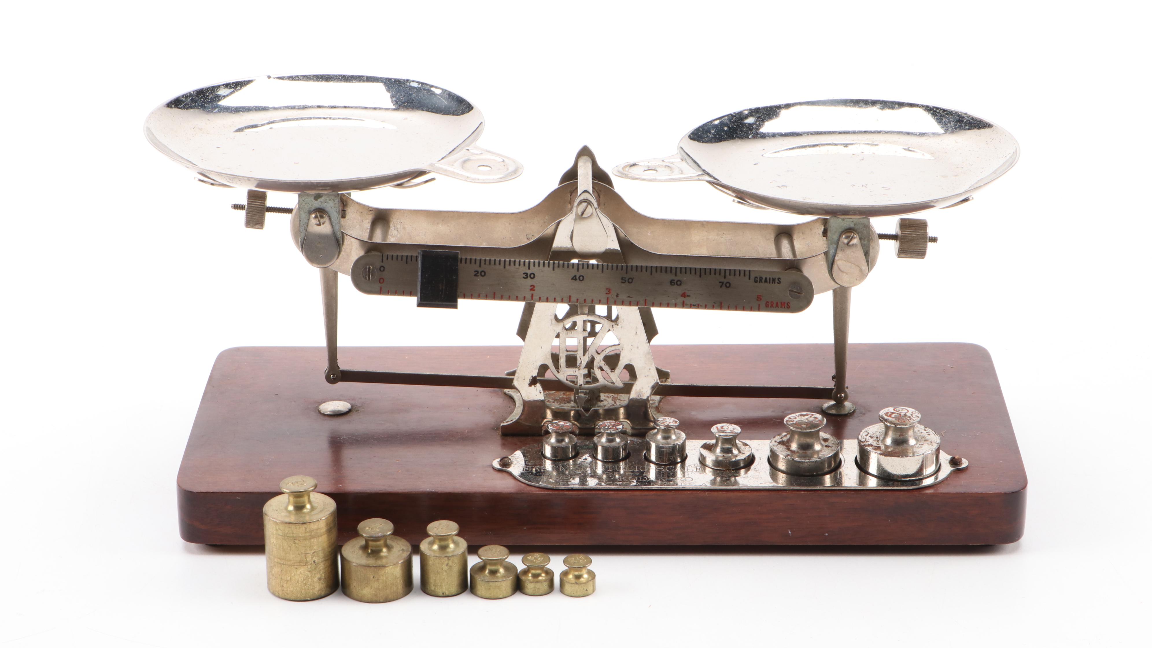 Kodak 35, David White Co. Stereo Realist Cameras, Studio Scale and Accessories