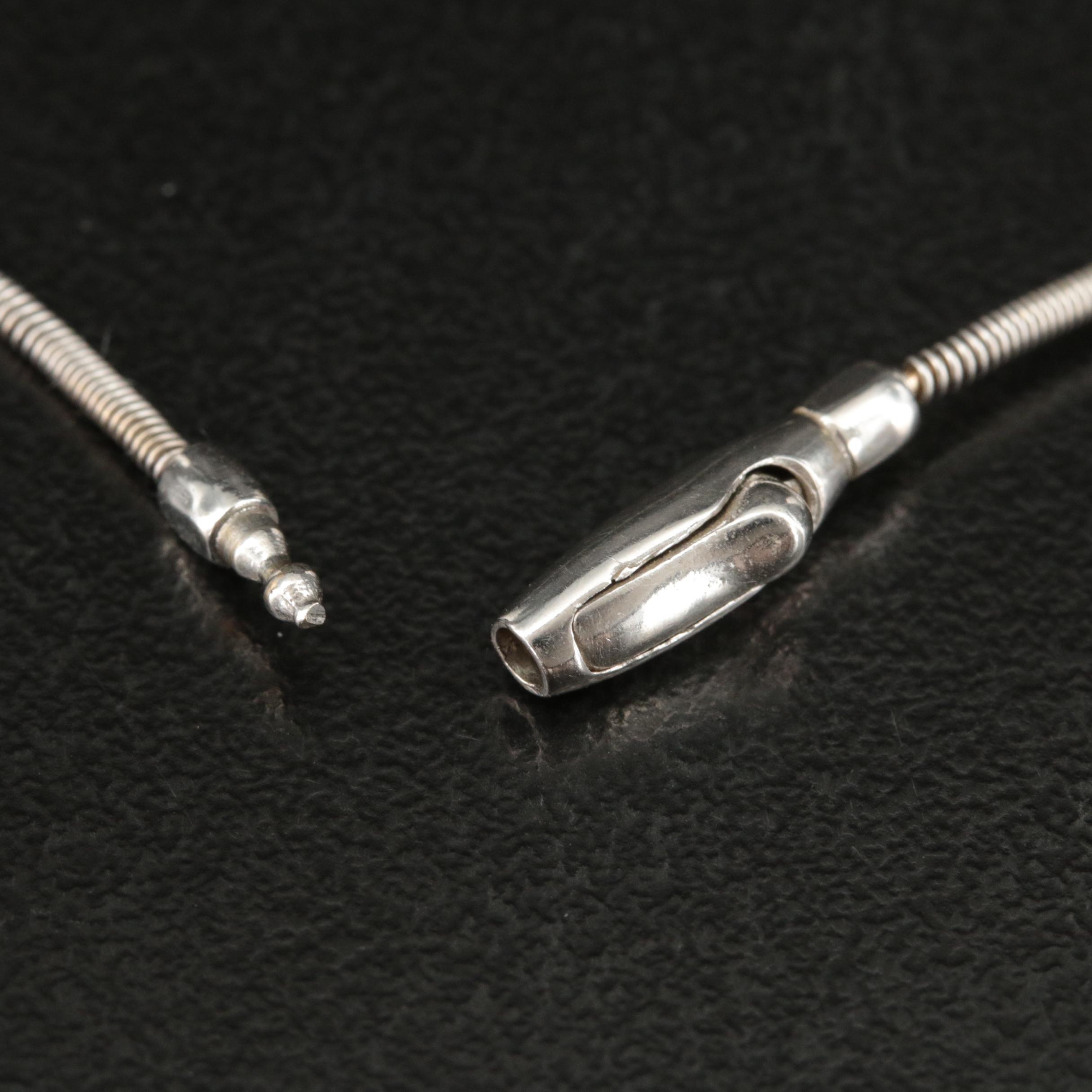 18K 0.12 CT Diamond Solitaire Pendant on Snake Chain