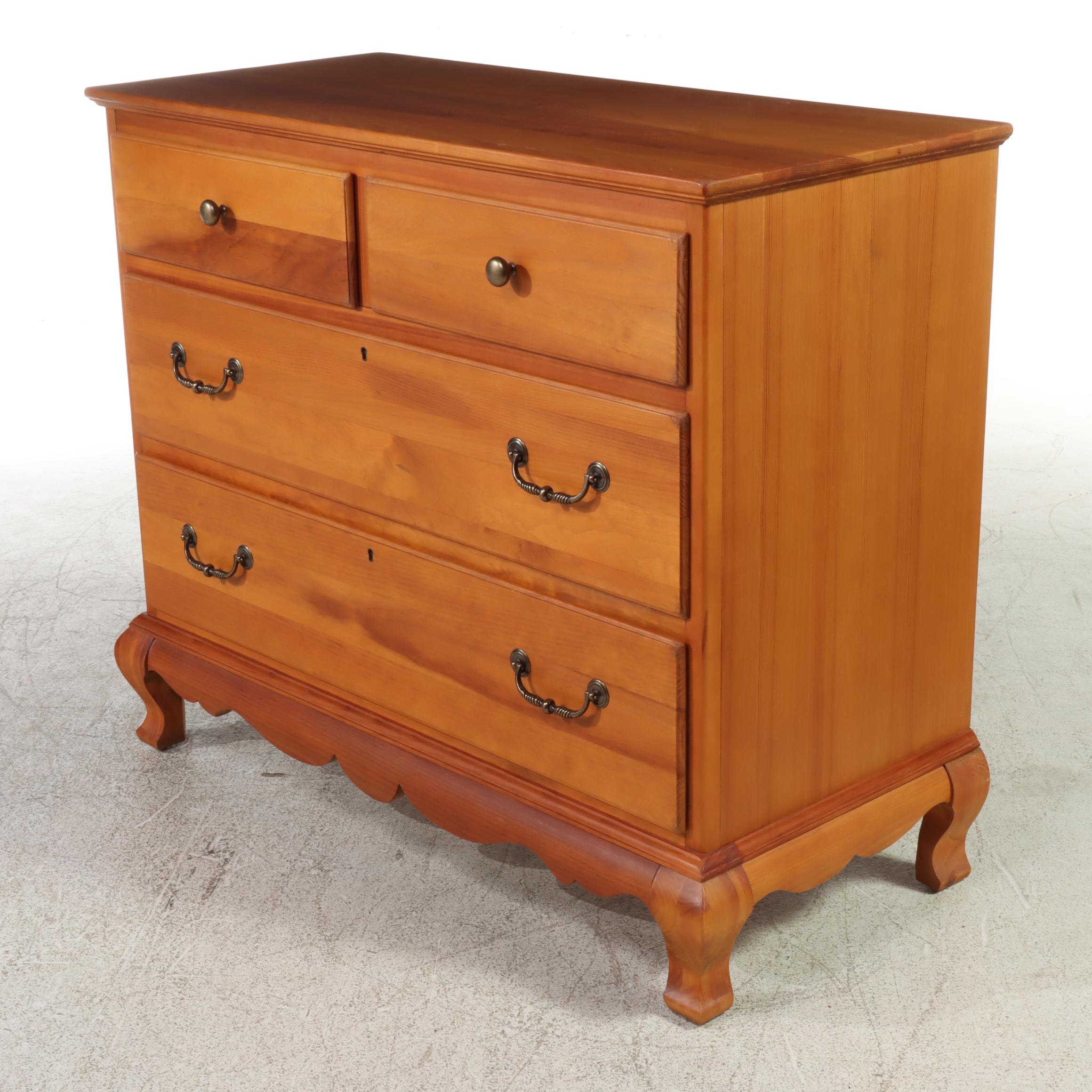 Lexington Furniture French Provincial Style Pine Four-Drawer Commode