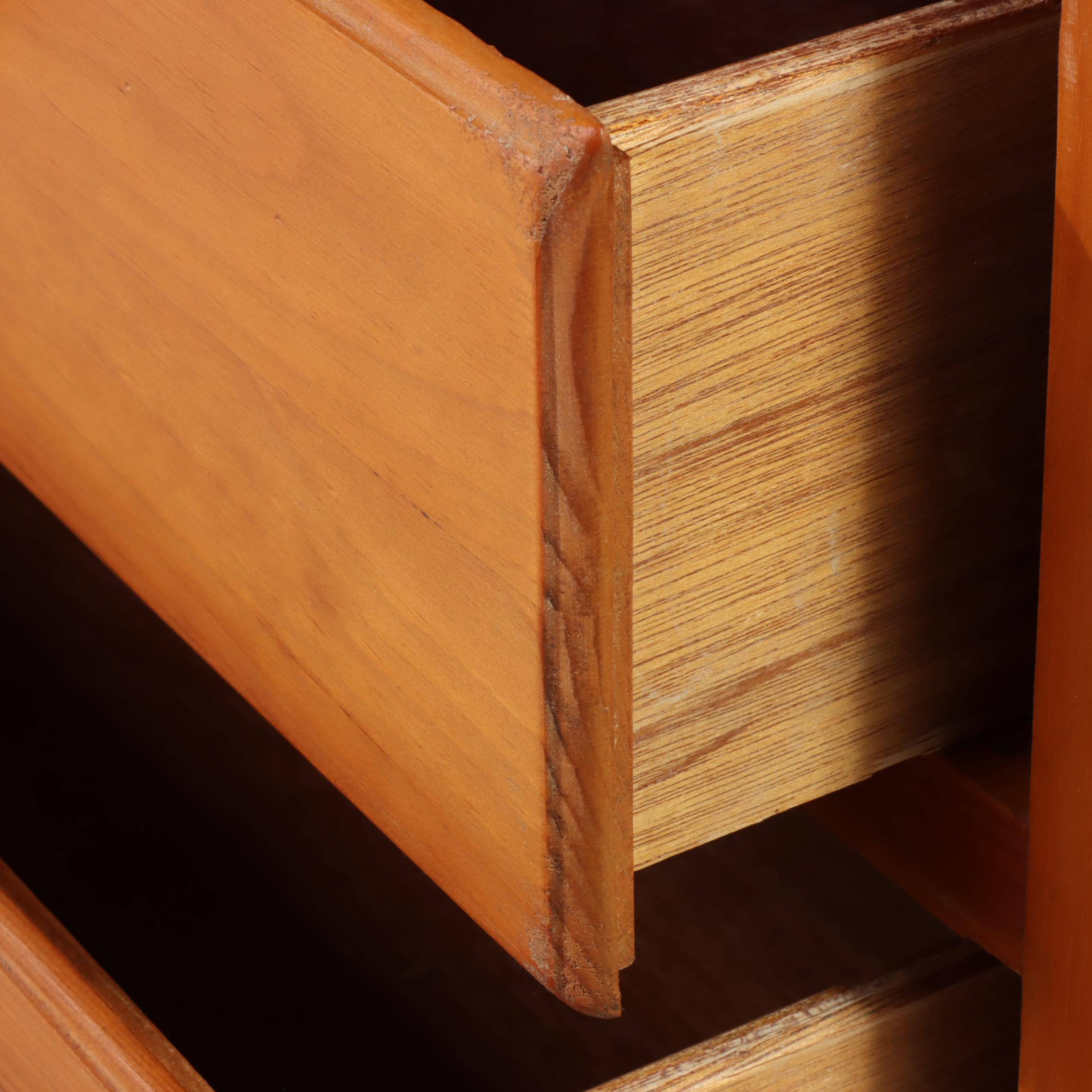 Lexington Furniture French Provincial Style Pine Four-Drawer Commode