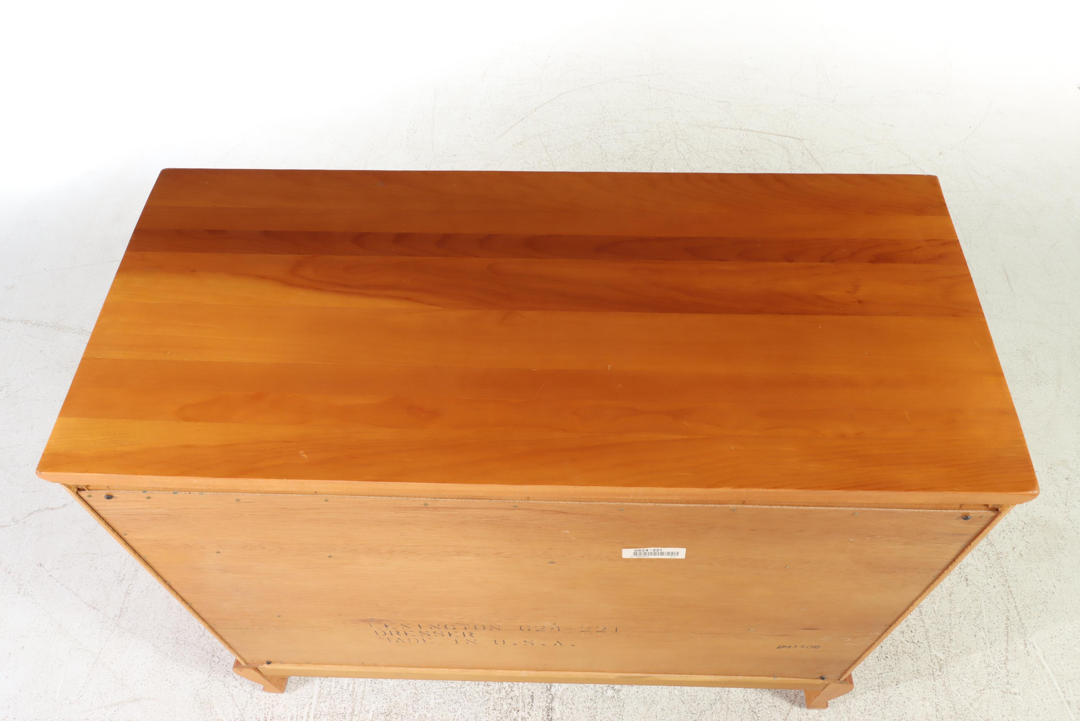 Lexington Furniture French Provincial Style Pine Four-Drawer Commode