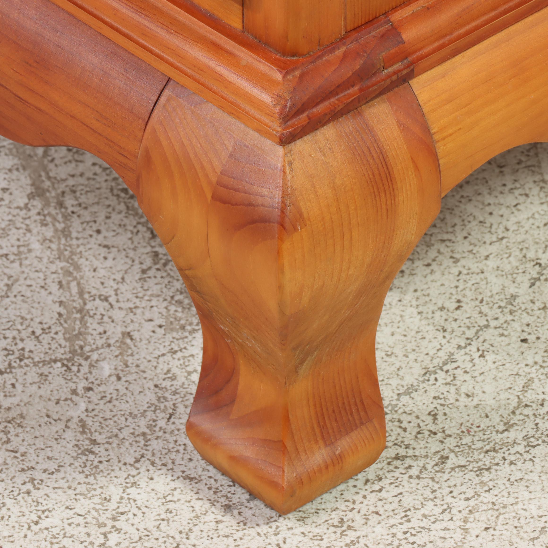 Lexington Furniture French Provincial Style Pine Four-Drawer Commode