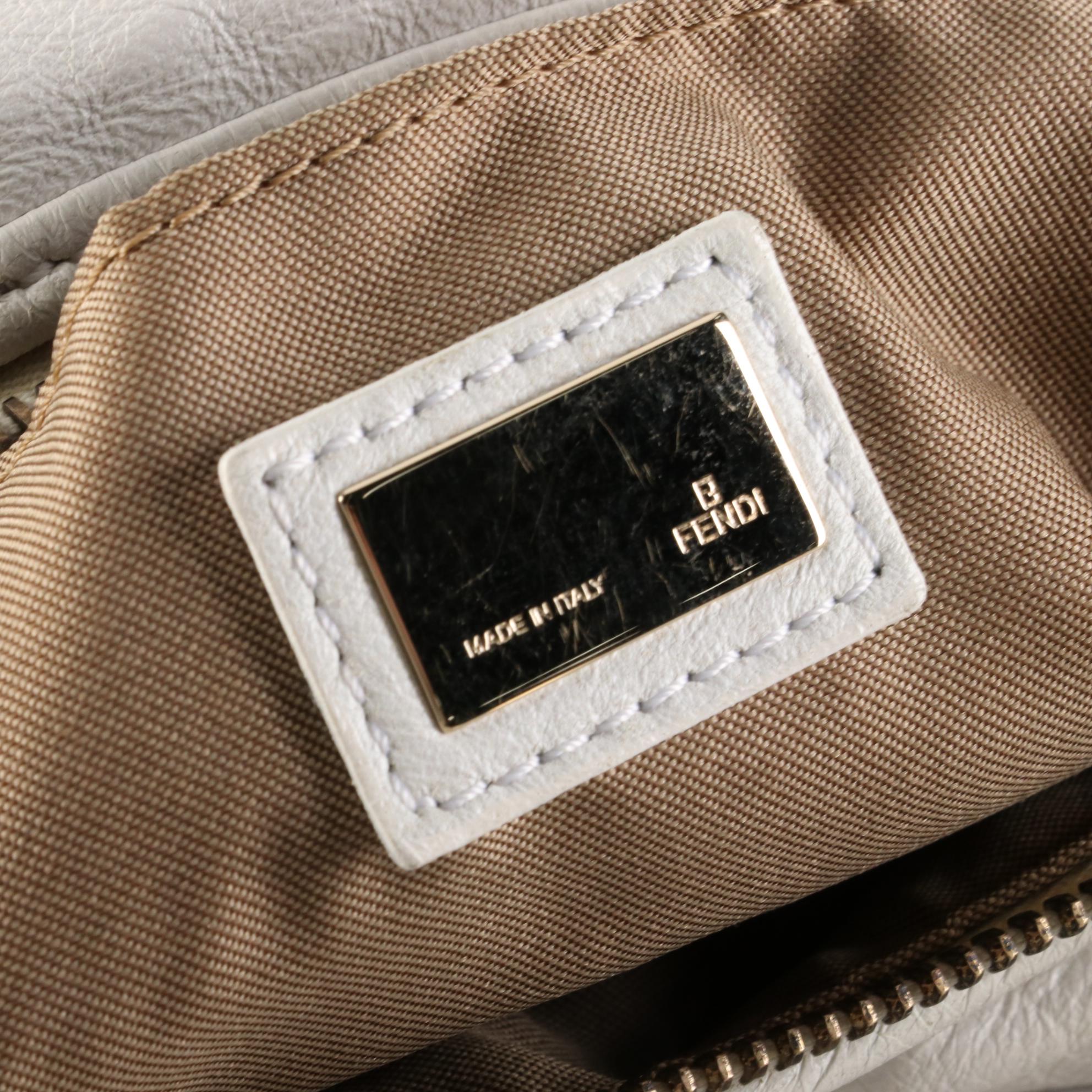 Fendi Tie Front Detailed Hobo Bag in Leather